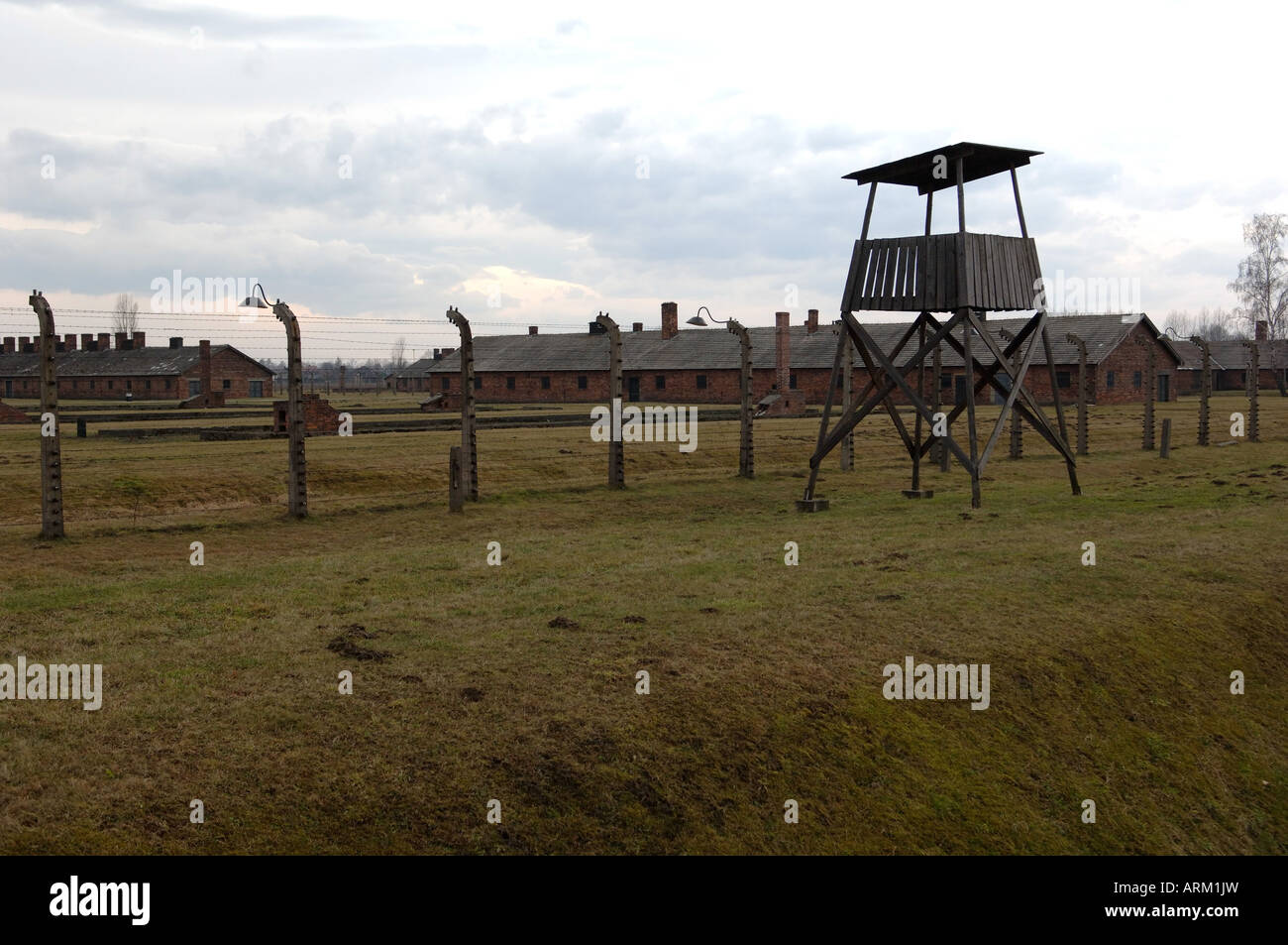 Tour de garde donnant sur Auschwitz camp Birkenhau Banque D'Images