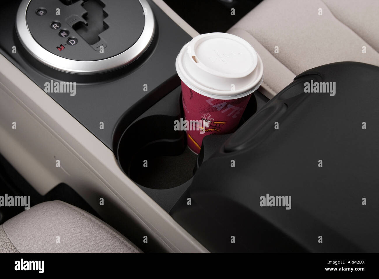 Mazda CX-7 2008 en Sport - rouge avec porte-gobelet Prop Banque D'Images