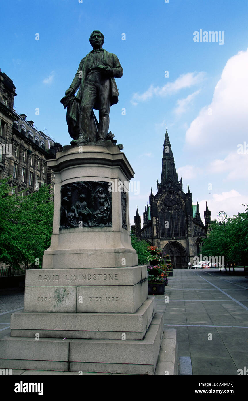 Statue de David Livingstone et la cathédrale, Glasgow, Écosse, Royaume-Uni, Europe Banque D'Images