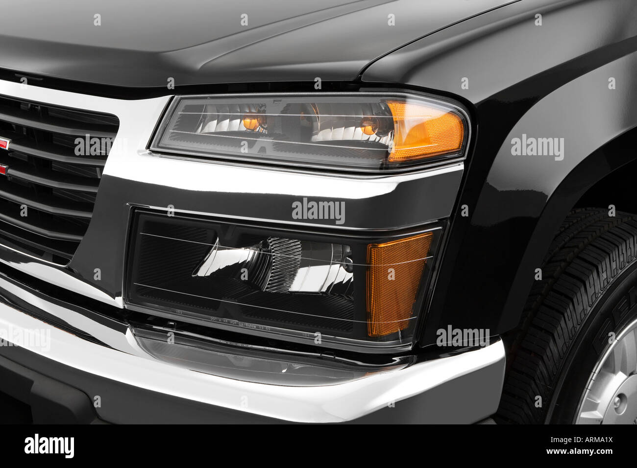2008 GMC Canyon SL en noir - Phare Banque D'Images