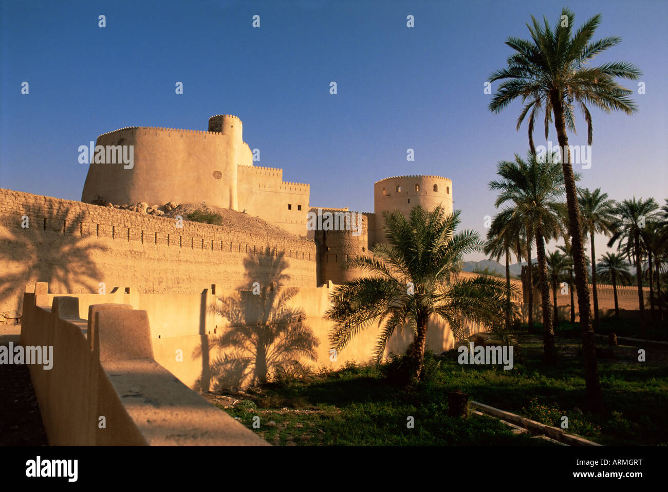 Rustaq fort, construit en 1650, la région de Batinah, Oman, Middle East Banque D'Images