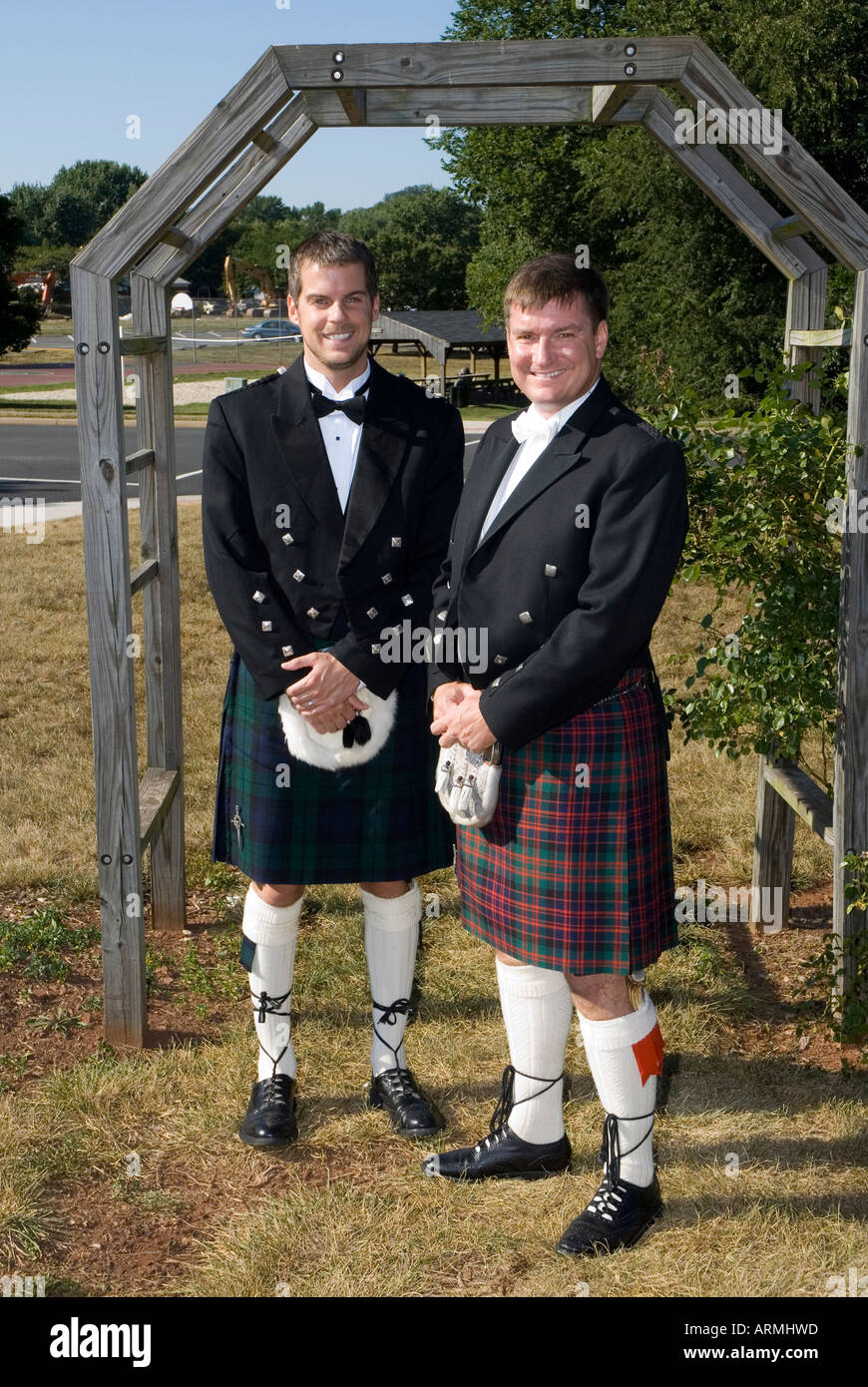 Des hommes portant le kilt dans le cadre de la ceremonie de mariage Photo Stock Alamy
