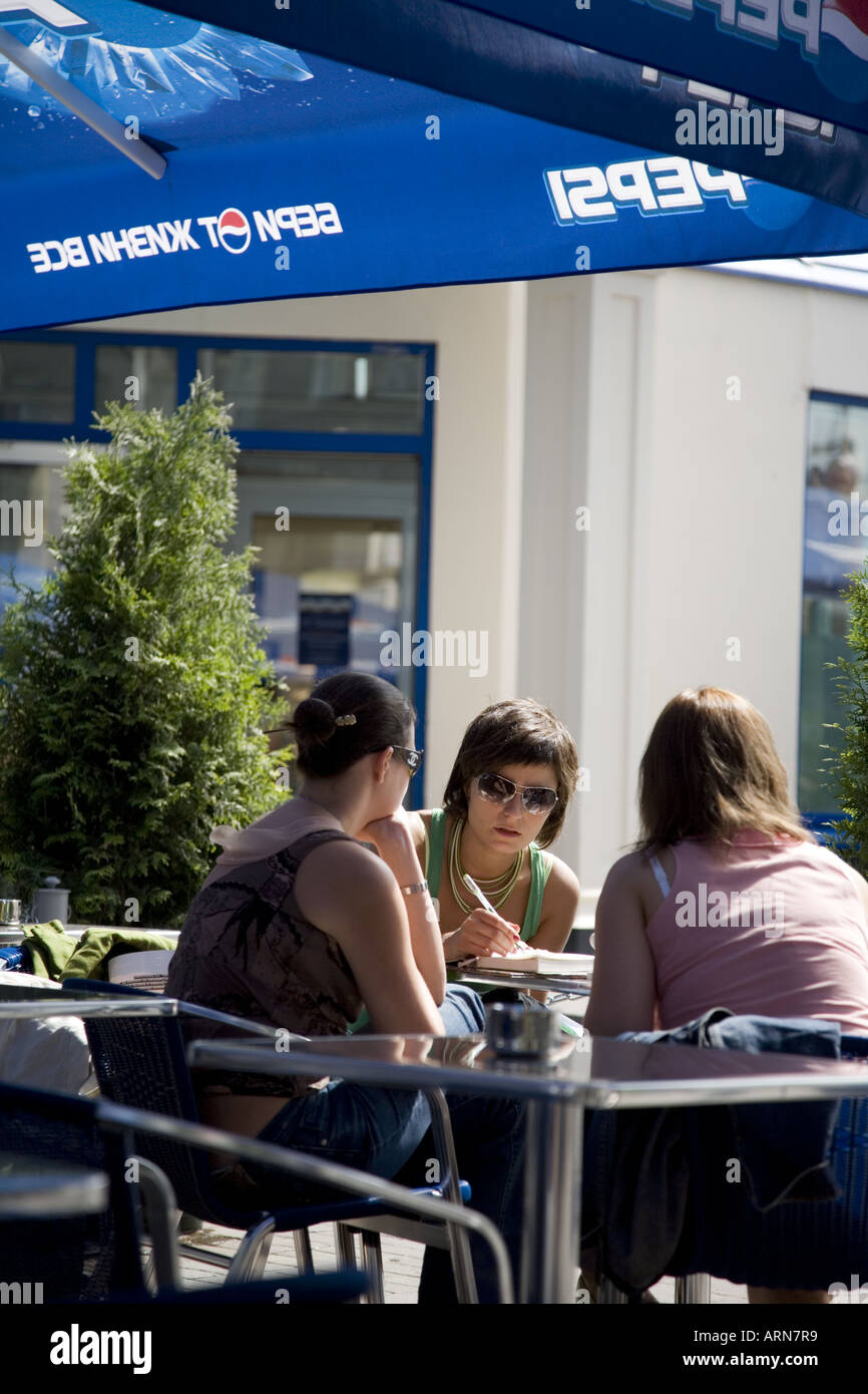 Restaurants près de la place Pouchkine Moscou Russie Europe de l'est Banque D'Images