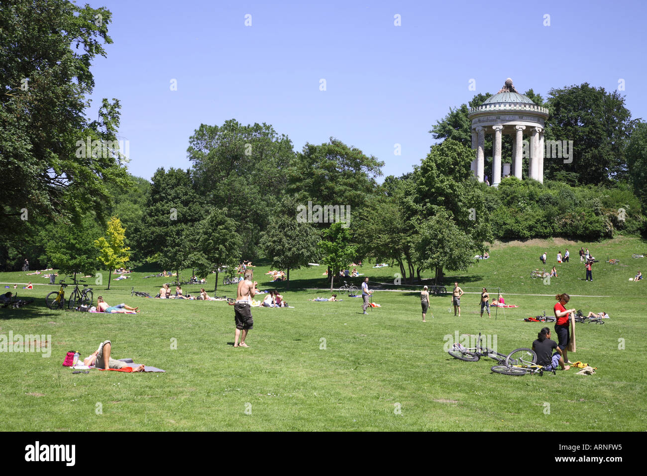 Temple de style grec Monopteros ( ), jardin anglais, Munich, Bavière, Allemagne Banque D'Images