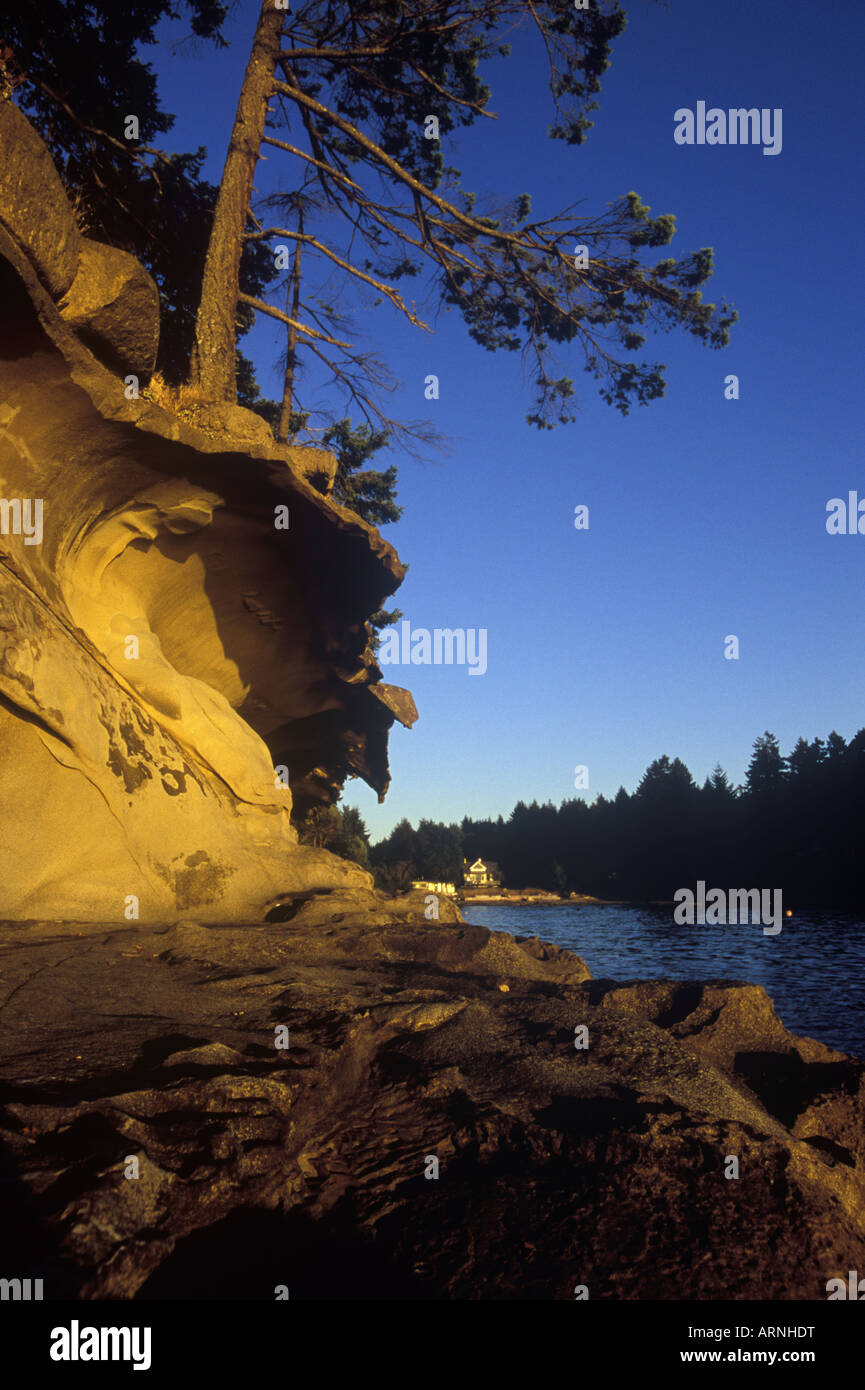 Grès Galeries Malaspina au coucher du soleil, Gabriola Island, l'île de Vancouver, Colombie-Britannique, Canada. Banque D'Images