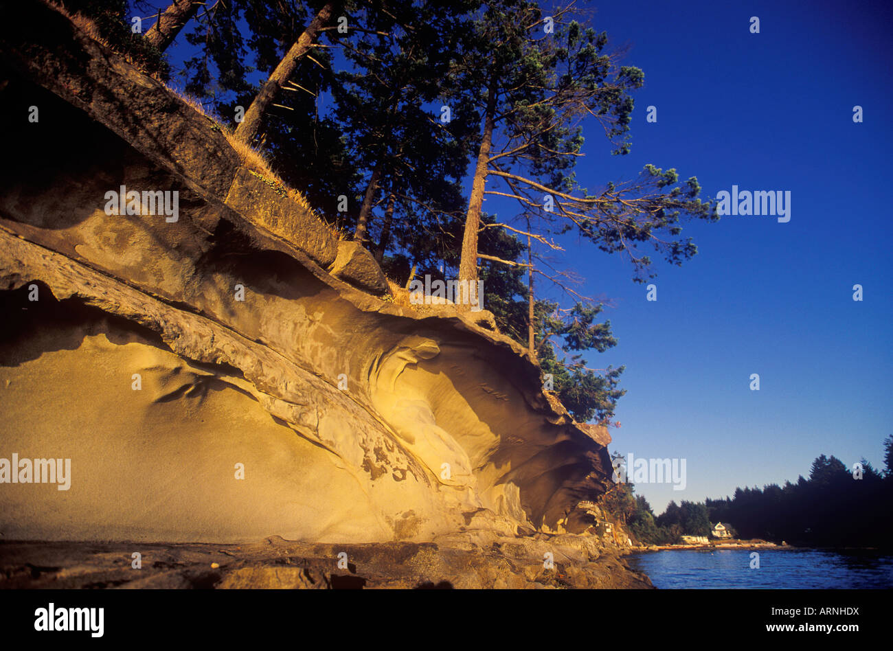 Grès Galeries Malaspina au coucher du soleil, Gabriola Island, l'île de Vancouver, Colombie-Britannique, Canada. Banque D'Images