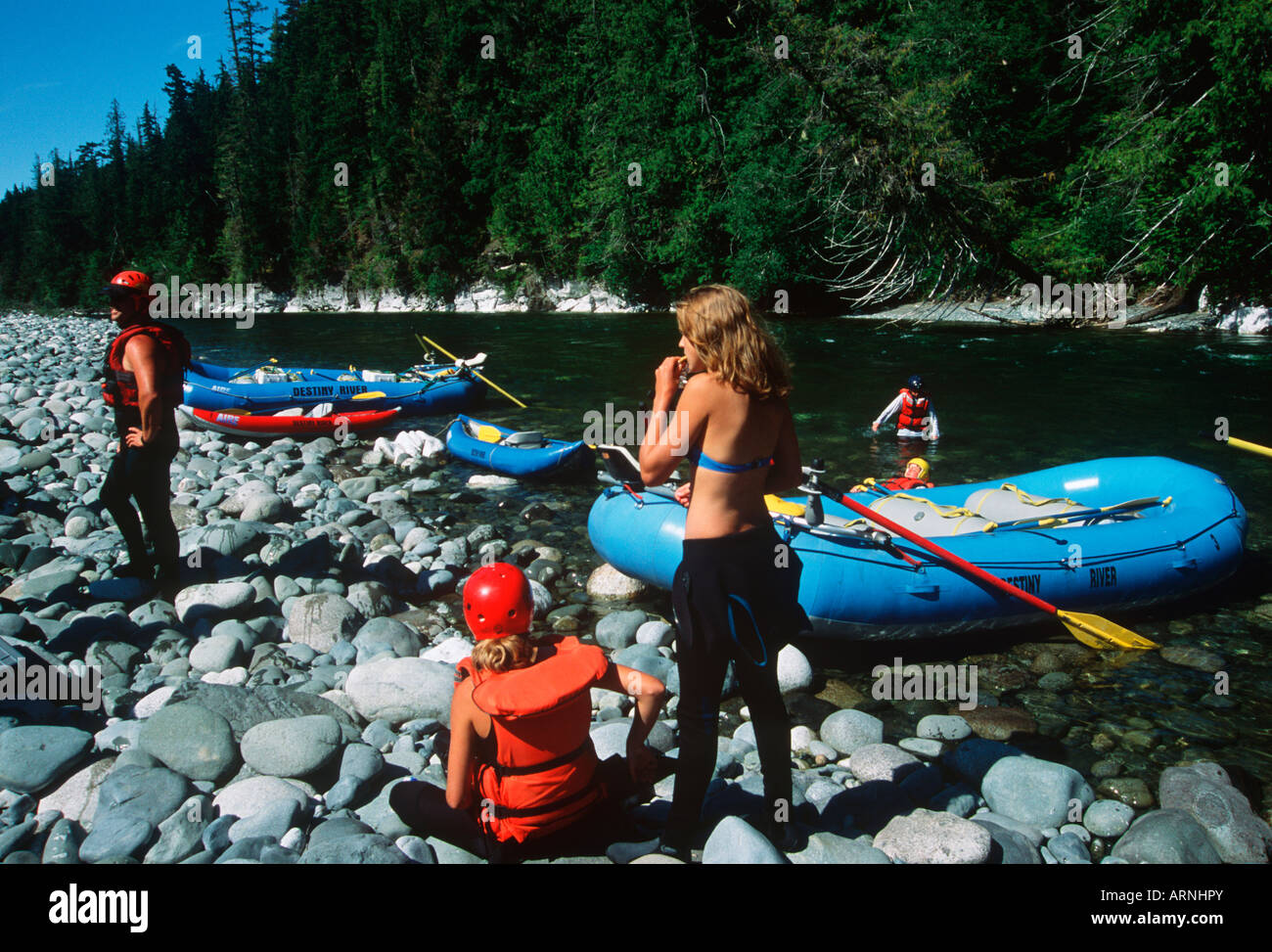 La rivière Nimpkish Rafting- destin River Outfitters, île de Vancouver, Colombie-Britannique, Canada. Banque D'Images