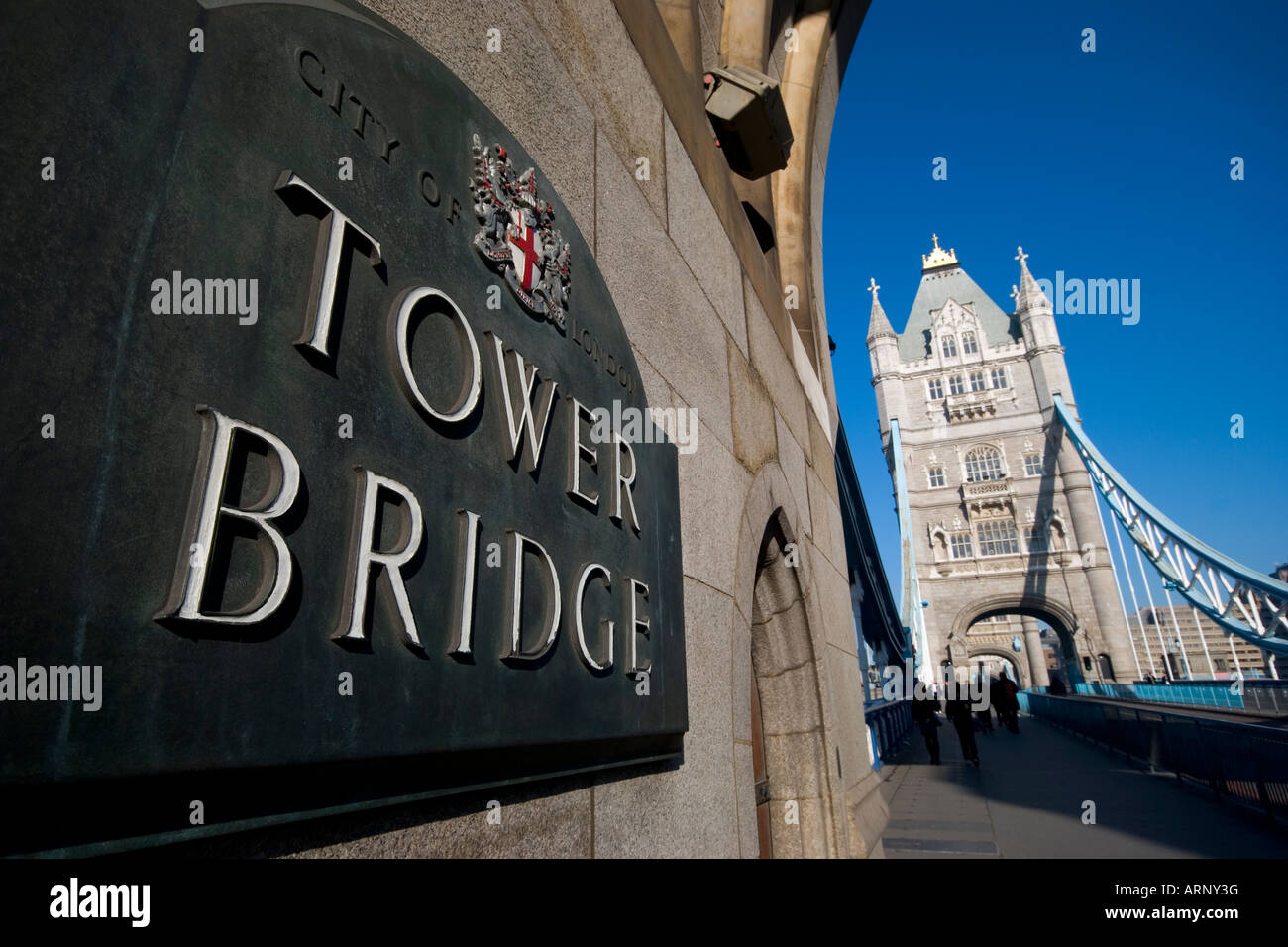 Vue grand angle du Tower Bridge, London, UK Banque D'Images