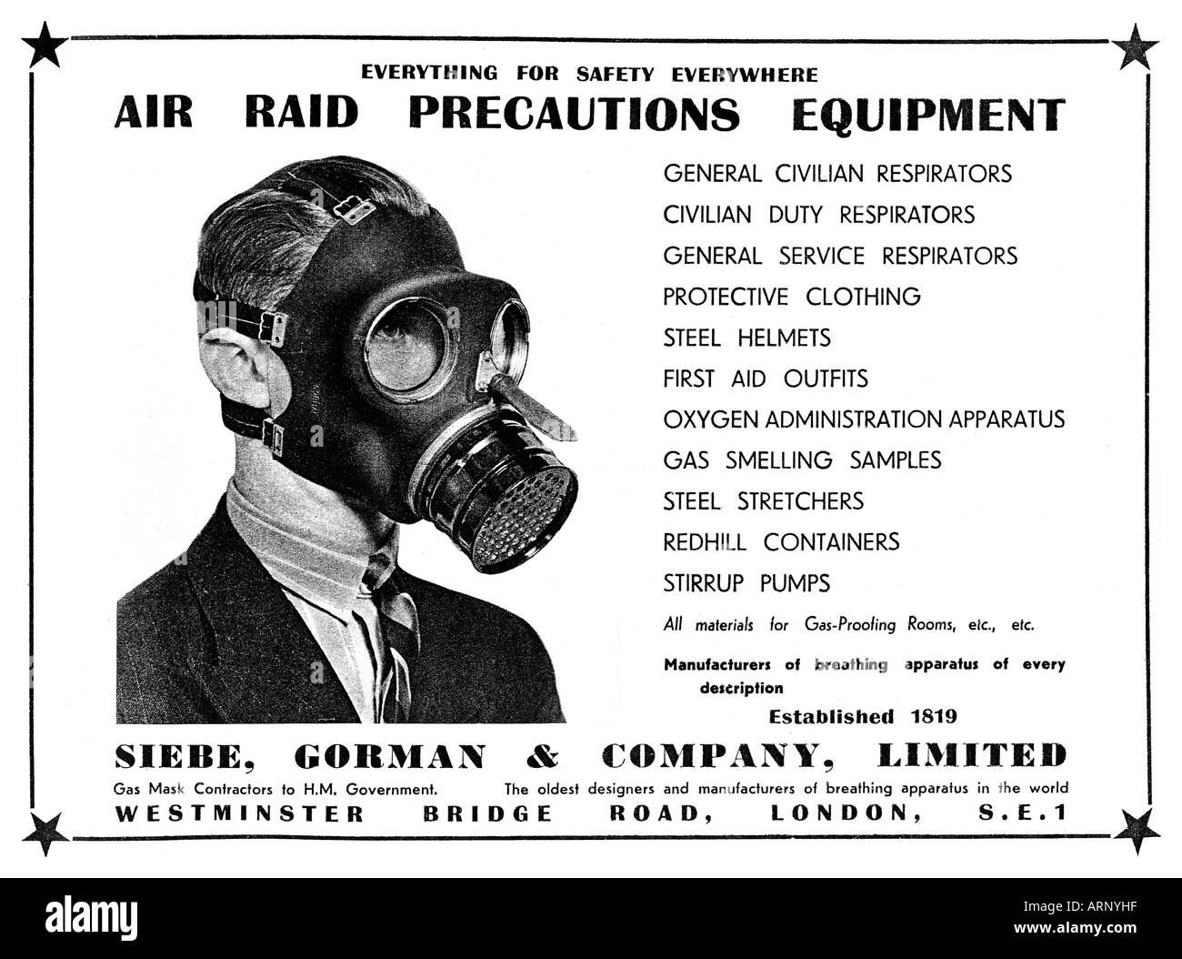 Masque à gaz d'acheter votre propre protection raid aérien de 1940 annonce d'un magazine pour Siebe Gorman Banque D'Images