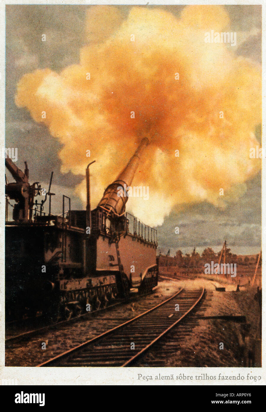Montage sur rail d'artillerie lourde allemande carte postale allemande d'une scène du Front de l'Est Banque D'Images