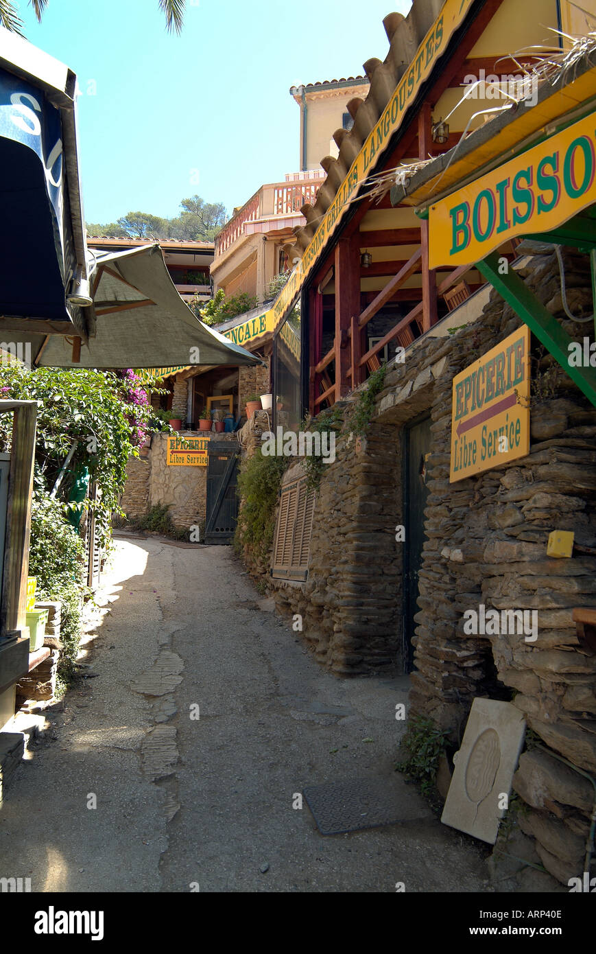 Petite rue de l'île de Port Cros en Méditerranée Banque D'Images