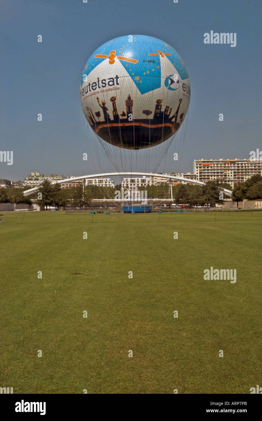 Ballon eutelsat parc andré-citroën paris france europe de l'UE Photo Stock  - Alamy