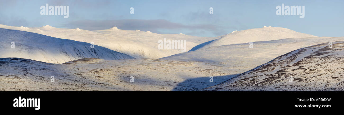 Le granit tr de Ben Avon, ou Ben A'un, et le plateau de Cairngorm en hiver Banque D'Images