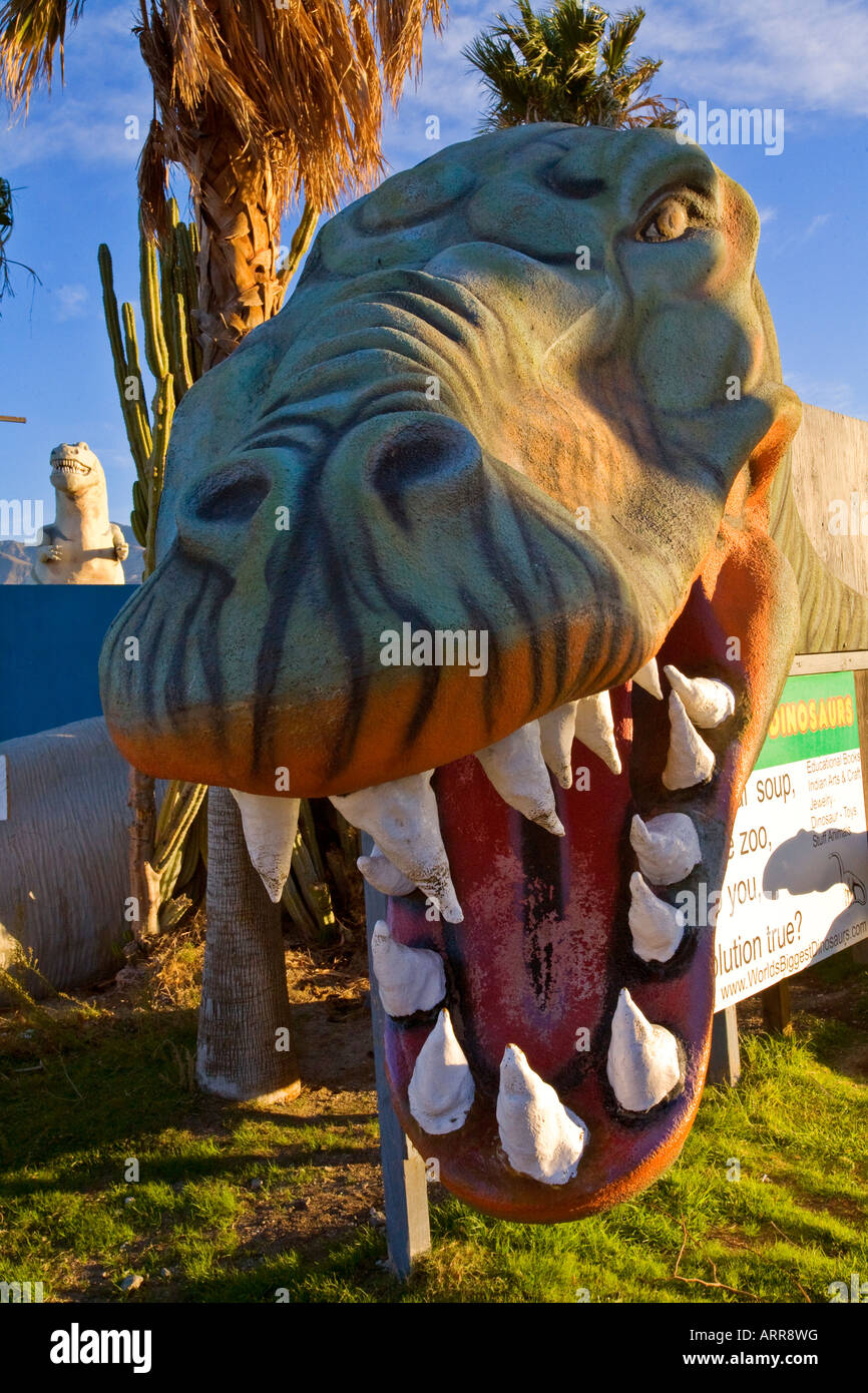 Répliques Cabazon Dinosaur Truck Stop Cabazon California USA Banque D'Images