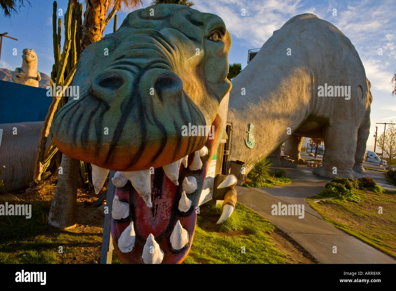 Répliques Cabazon Dinosaur Truck Stop Cabazon California USA Banque D'Images