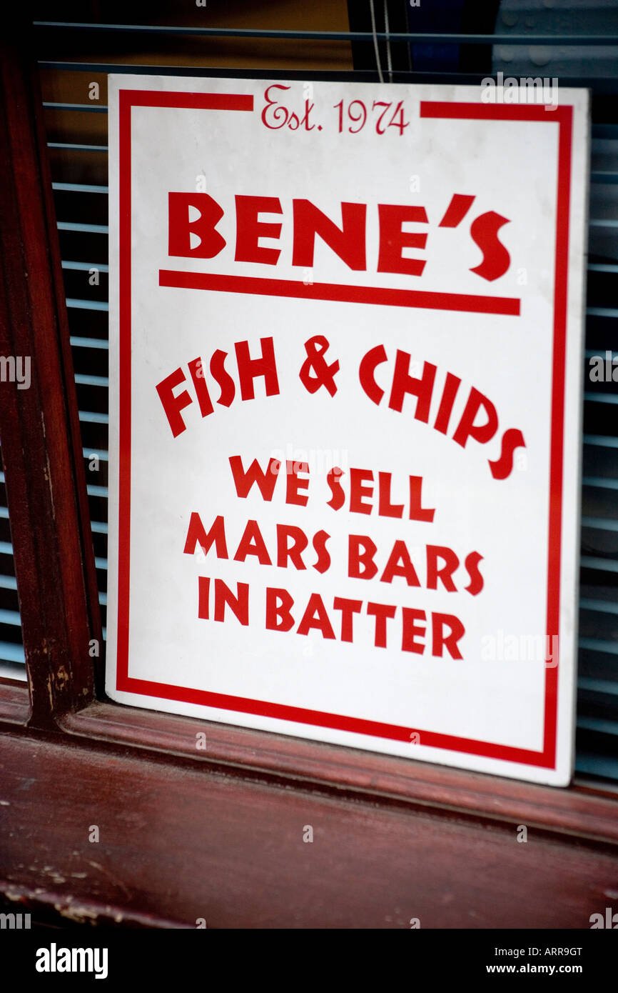 Mars bars in Batter Sign In Fish and Chip Shop Royal Mile Edinburgh Banque D'Images