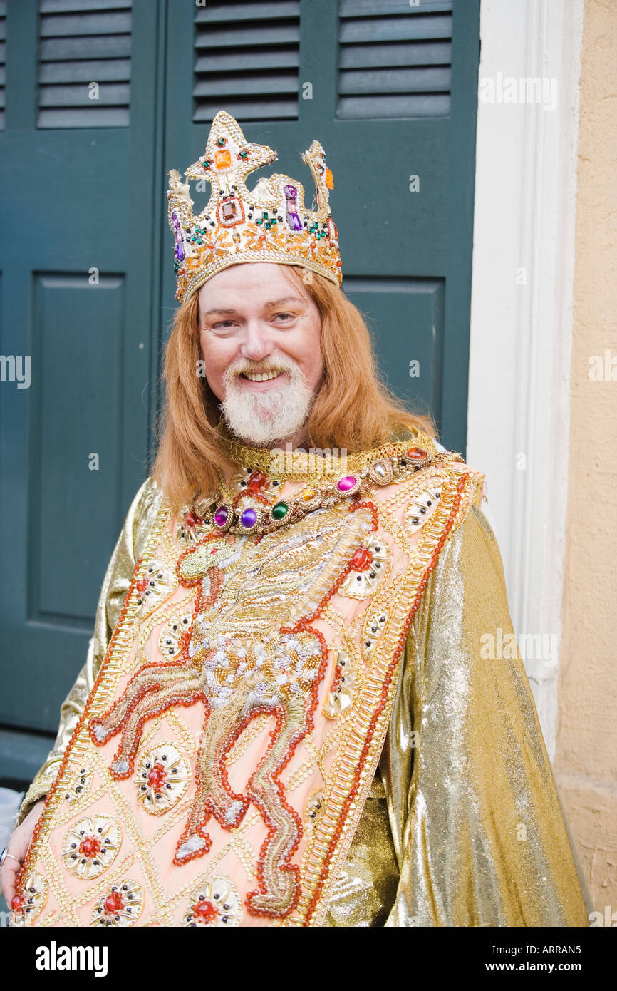 Fêtards Mardi Gras près de Bourbon Street. Quartier français, la Nouvelle Orléans, Louisiane, U S A. Modèle pas libérés. L'homme réussi Banque D'Images