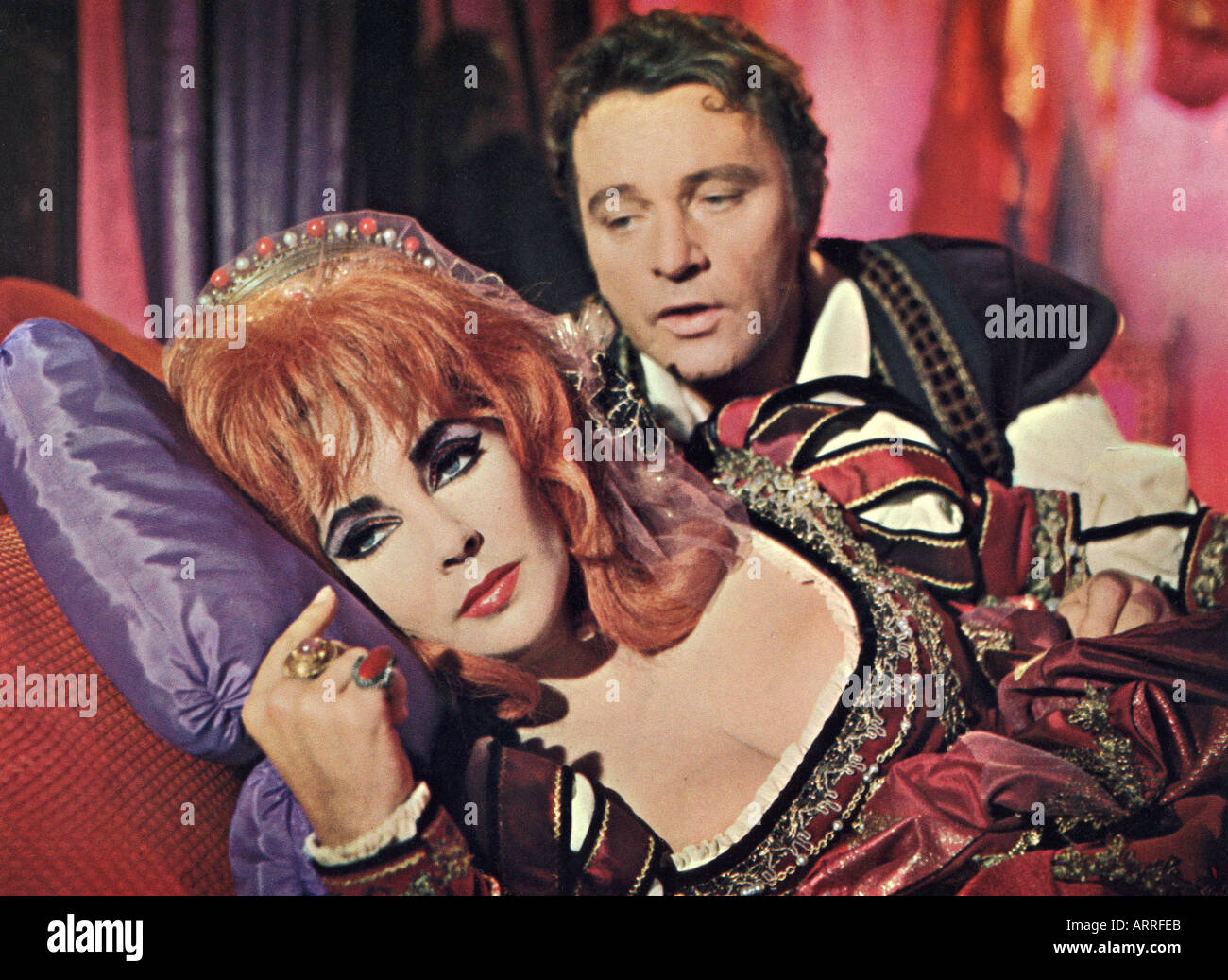 DR FAUSTUS 1967 film du Marlowe jouer avec Elizabeth Taylor comme Hélène de Troie et Richard Burton comme Faustus Banque D'Images