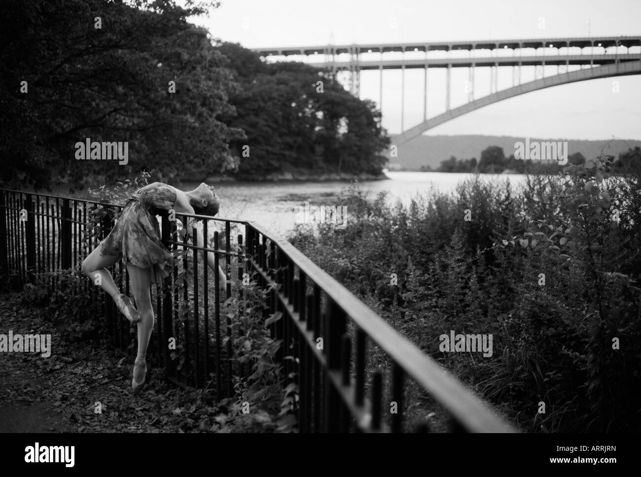 Danse ballerine à Inwood Hill Park dans le Bronx New York City Banque D'Images