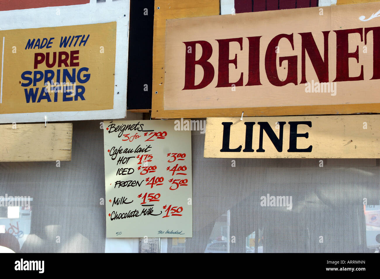 Signe de vendeurs d'aliments au New Orleans Jazz & Heritage Festival Banque D'Images