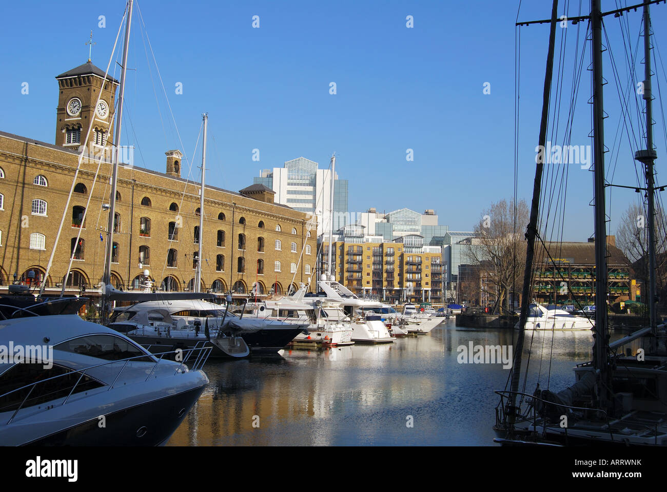 St Katharine Docks, Tower Hamlets, Grand Londres, Angleterre, Royaume-Uni Banque D'Images