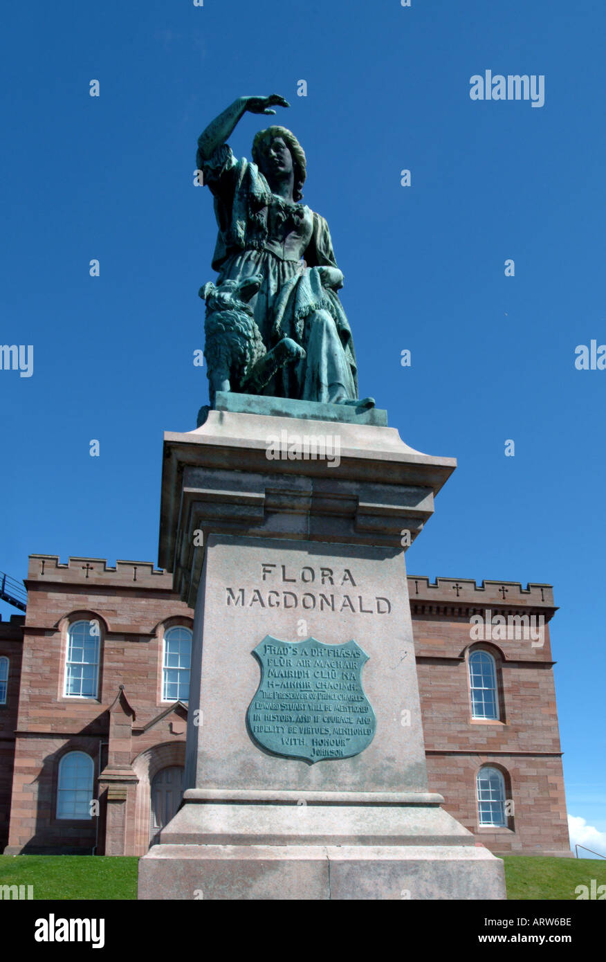 Flora Macdonald statue à côté du château d'Inverness Banque D'Images