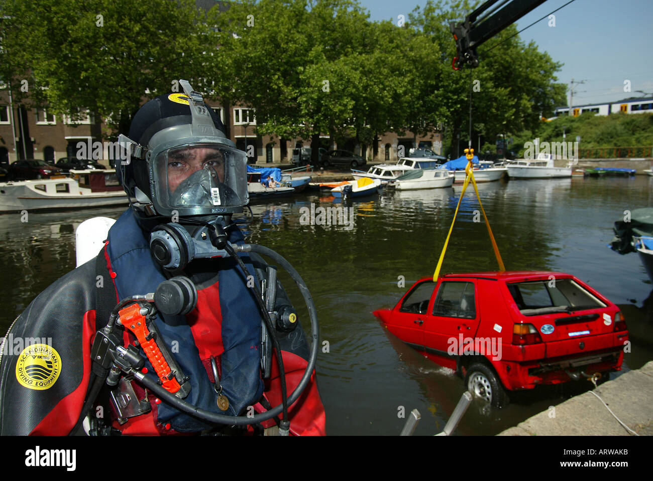 Les services d'urgence voiture de levage du canal Banque D'Images