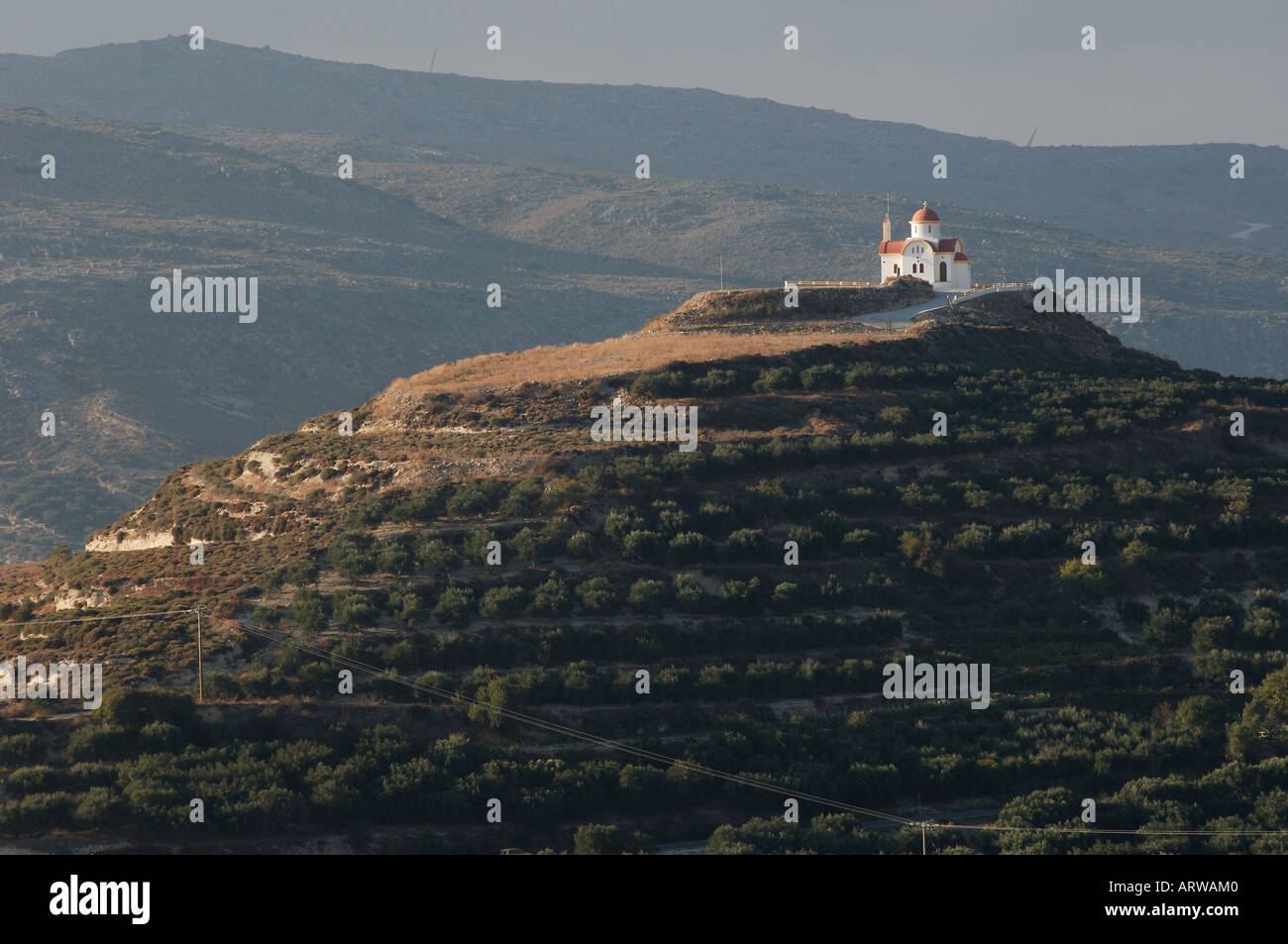 L'église de Crète sur le dessus de la colline Banque D'Images