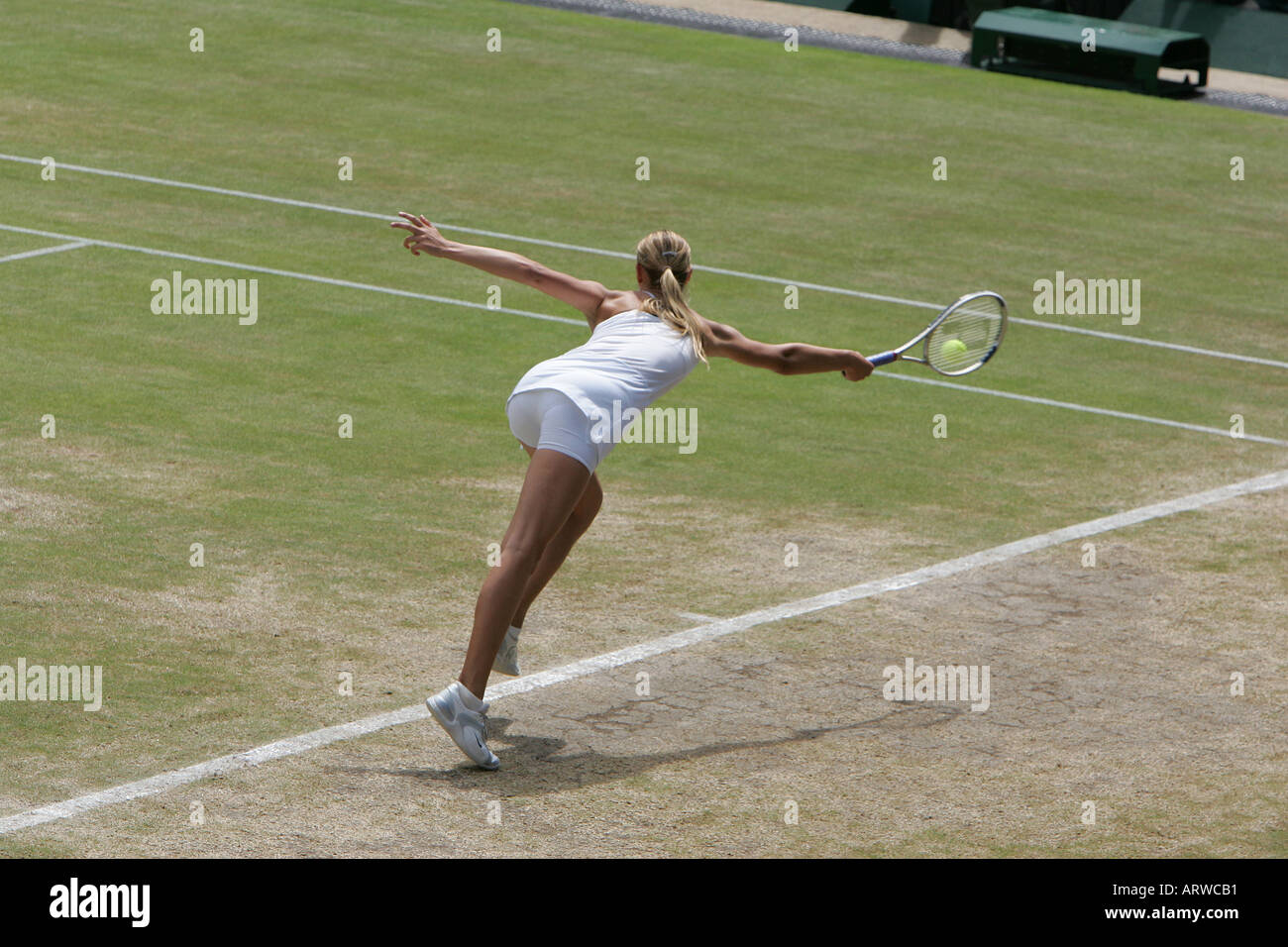 Maria Sharapova dans la finale dames de Wimbledon 2004 Banque D'Images