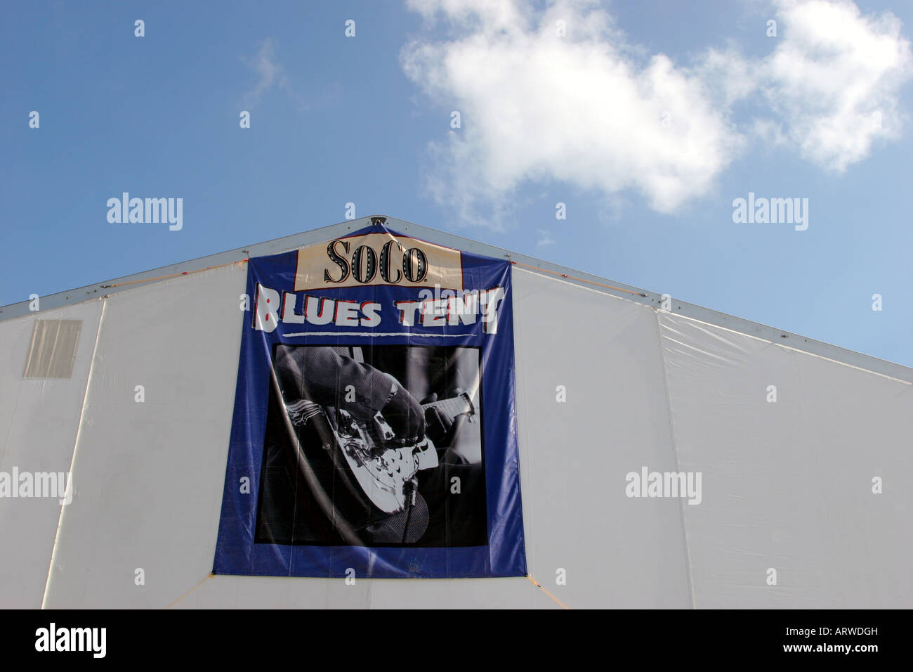 Blues tente panneau au New Orleans Jazz & Heritage Festival Banque D'Images