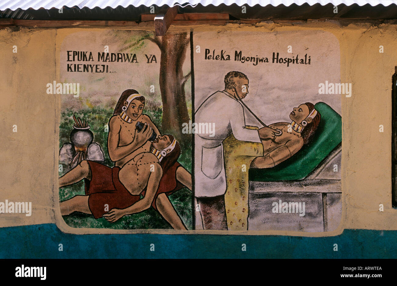 Folk art sur clinc murs dans les terres samburu du Kenya, le message d'éviter les potions et les rendez-vous pour l'attention médicale professionnelle Banque D'Images
