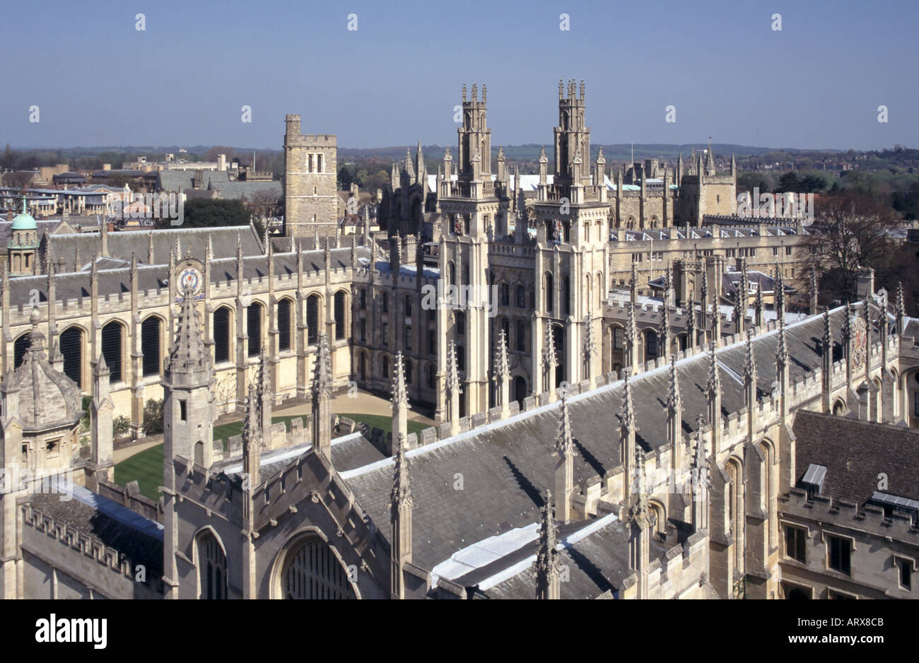 L'Université d'Oxford Spires avec All Souls College en premier plan Banque D'Images