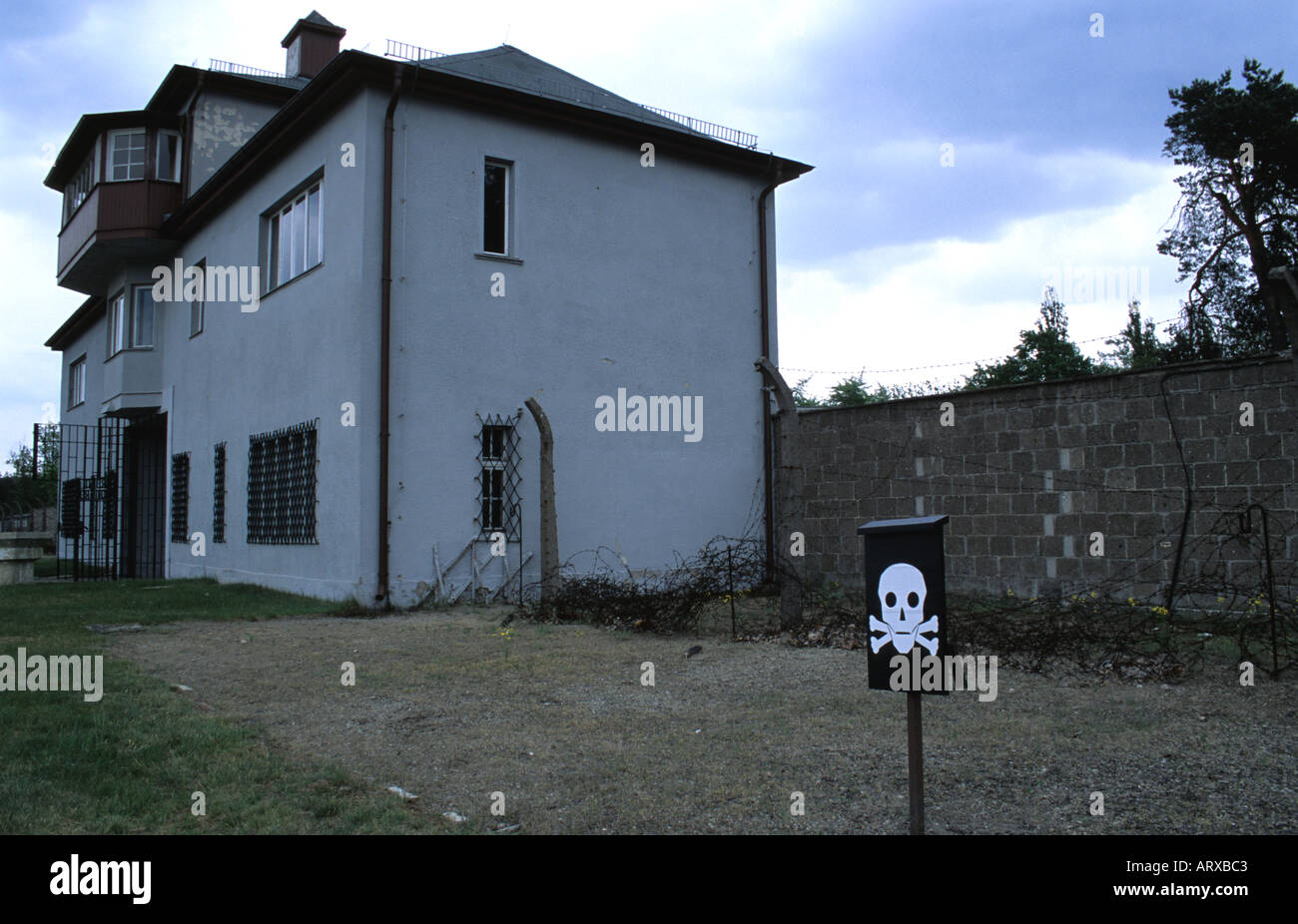 La mort de mur bâtiment commandant du camp de concentration de Sachsenhausen en Allemagne Banque D'Images