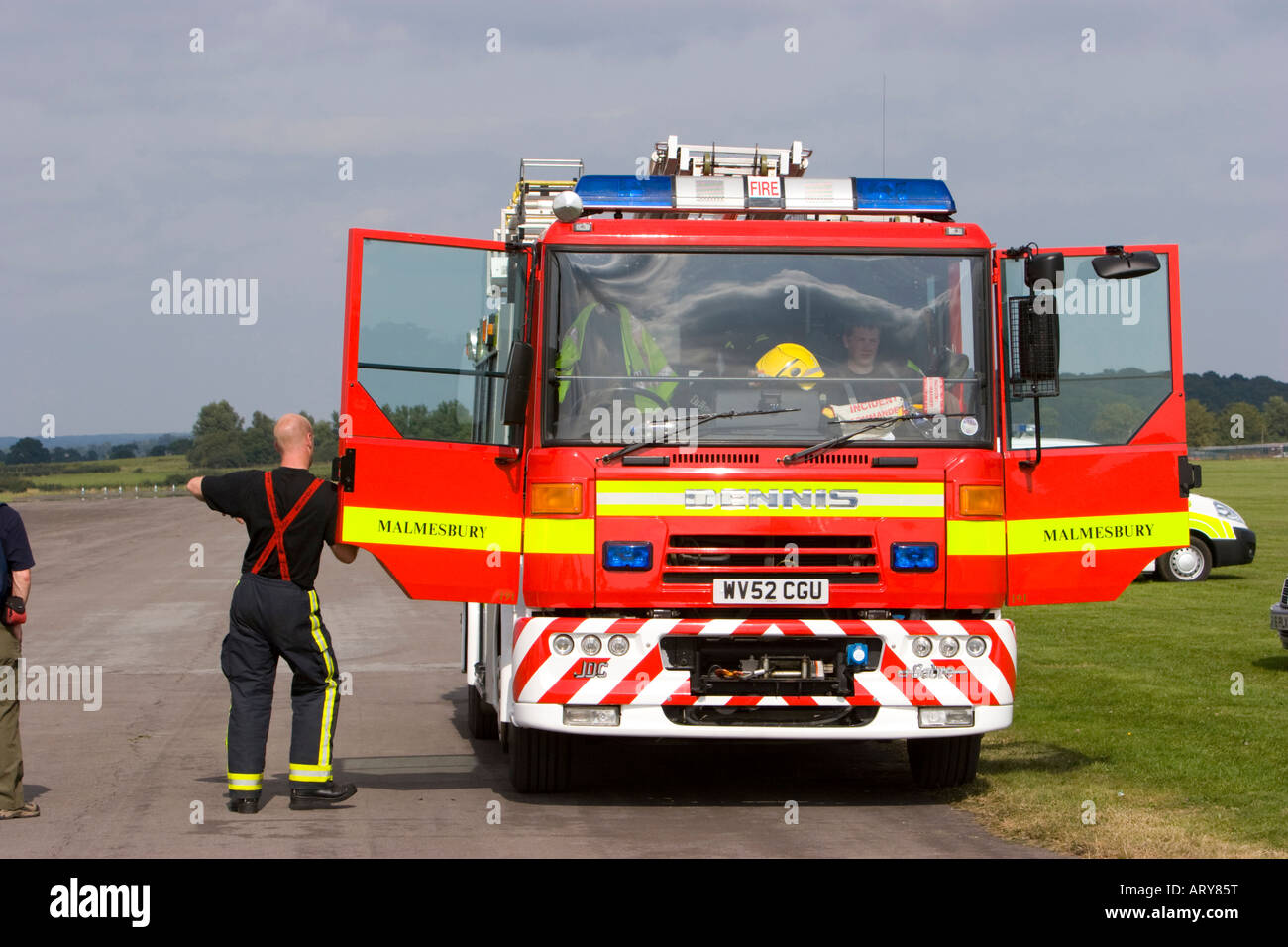 L'embarquement des pompiers fire engine Banque D'Images