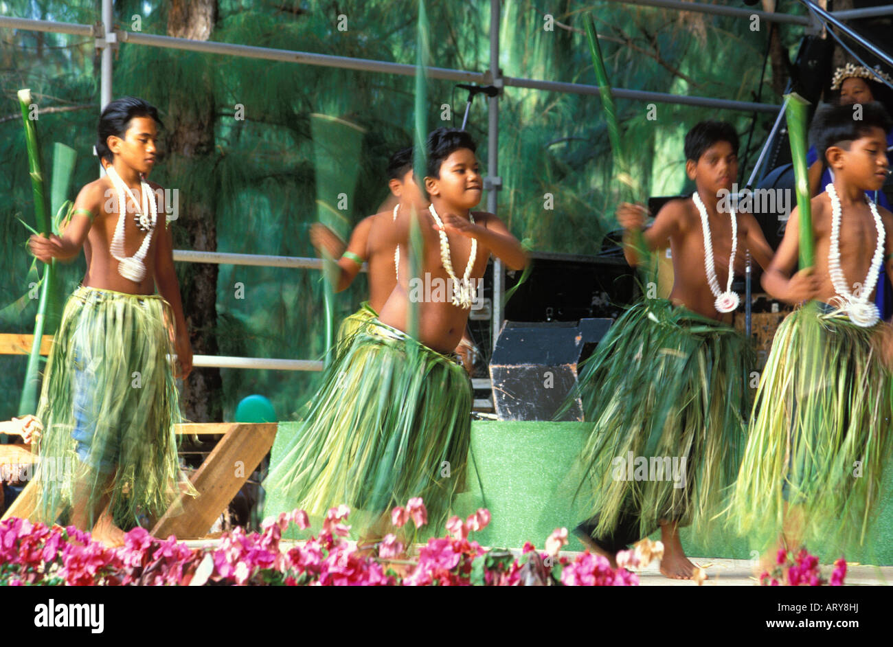 Les spectacles de danse style hula à la pluie annuelle du Festival de l'arbre sur l'île de Saipan situé près de l'île de Guam dans l Banque D'Images