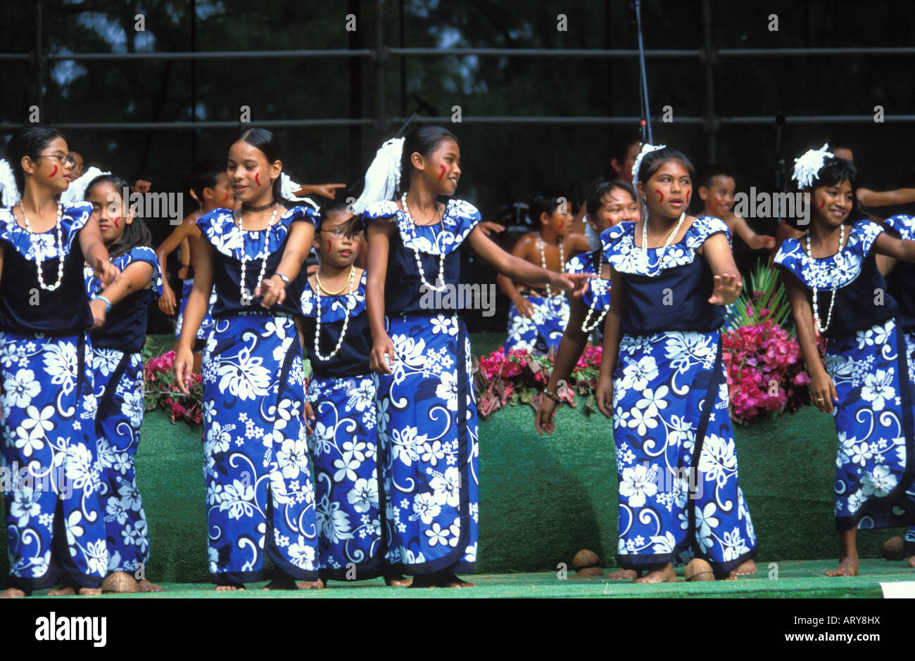 Les spectacles de danse style hula à la pluie annuelle du Festival de l'arbre sur l'île de Saipan situé près de l'île de Guam dans l Banque D'Images