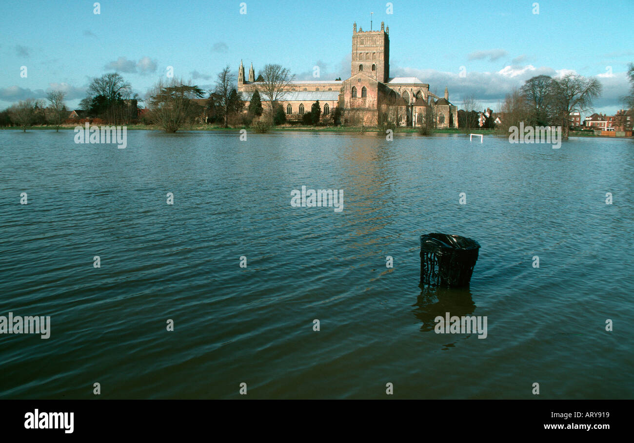 Abbaye de Tewkesbury inondés par les inondations en 1992 près de Tewkesbury UK Banque D'Images