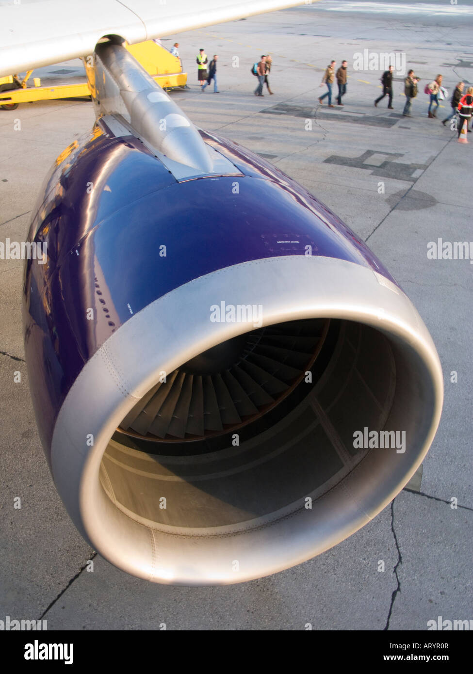 Airbus a300 jet engine Banque de photographies et d’images à haute ...