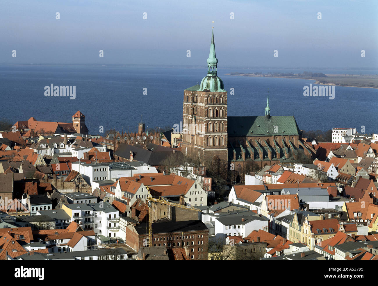 Stralsund, Altstadt mit Nikolaikirche, Blick vom Turm der Marienkirche Banque D'Images