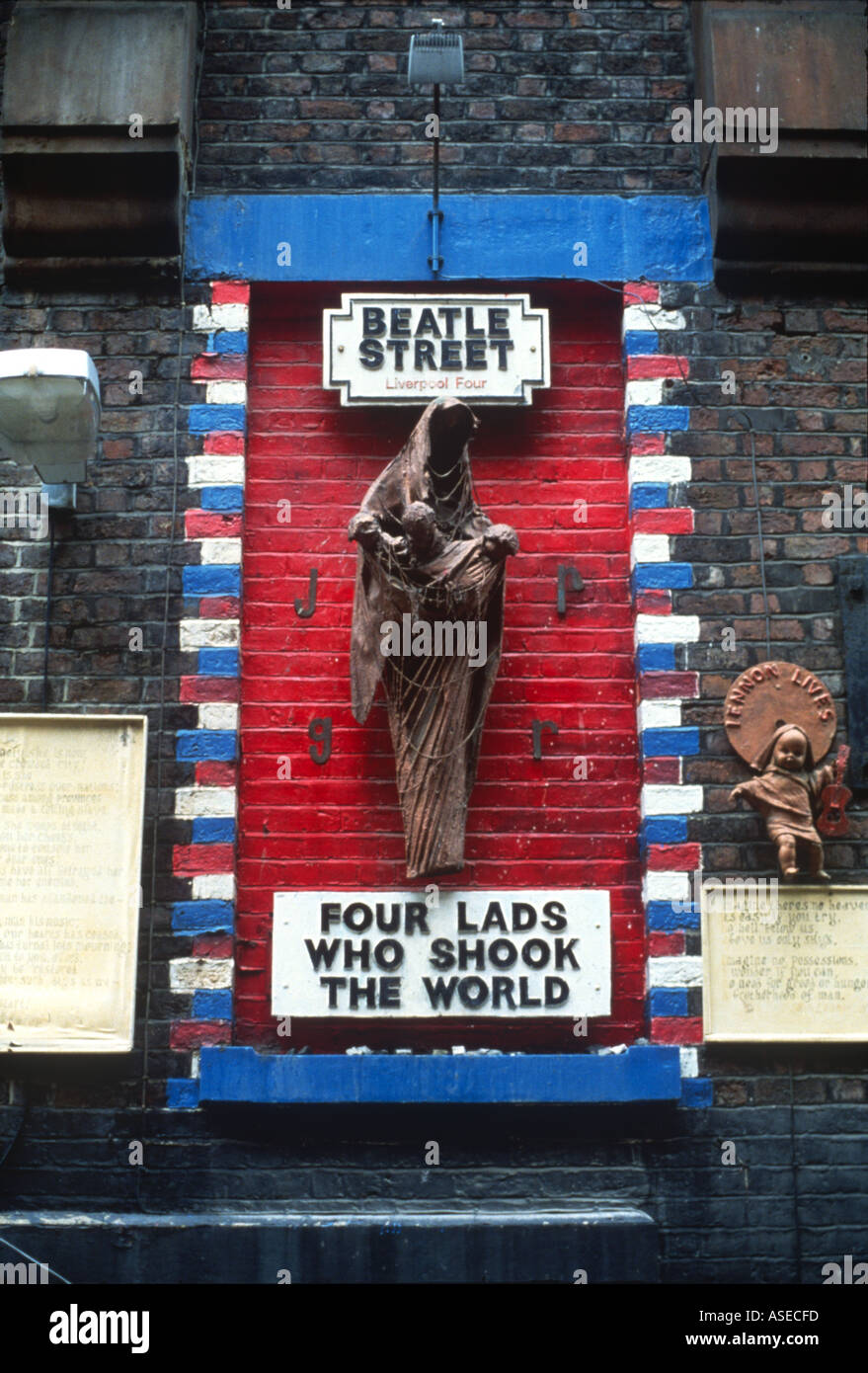 Une statue aux Beatles près du Cavern Club à Liverpool Banque D'Images