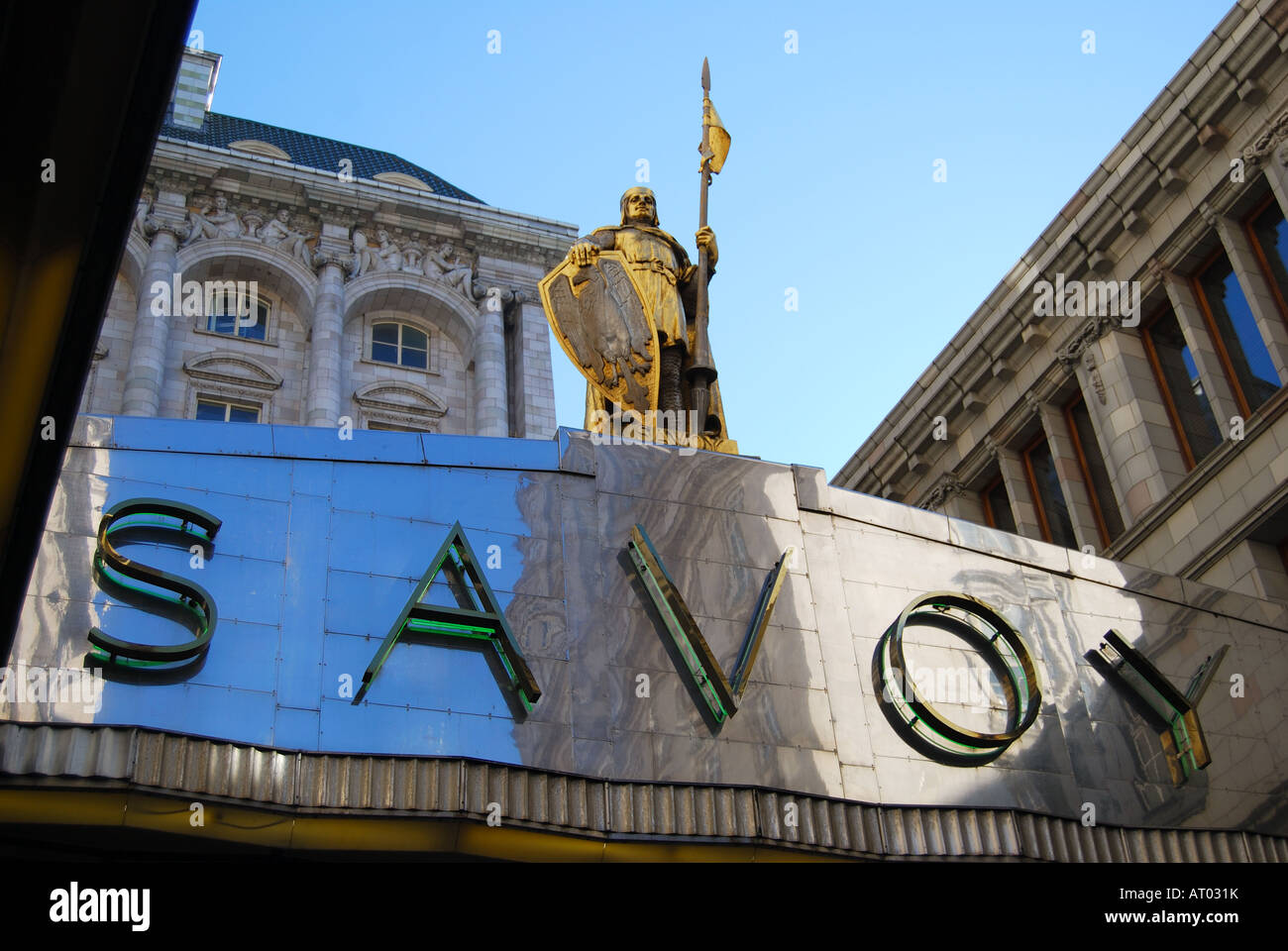 Panneau d'entrée de l'hôtel Savoy, The Strand, City of Westminster, Greater London, Angleterre, Royaume-Uni Banque D'Images