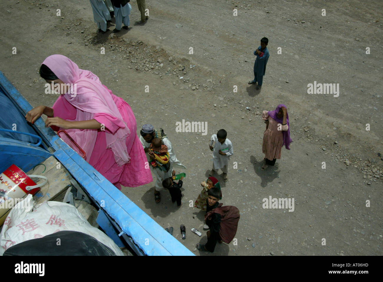 Les réfugiés afghans à Peshawar contraints à retourner en Afghanistan Banque D'Images