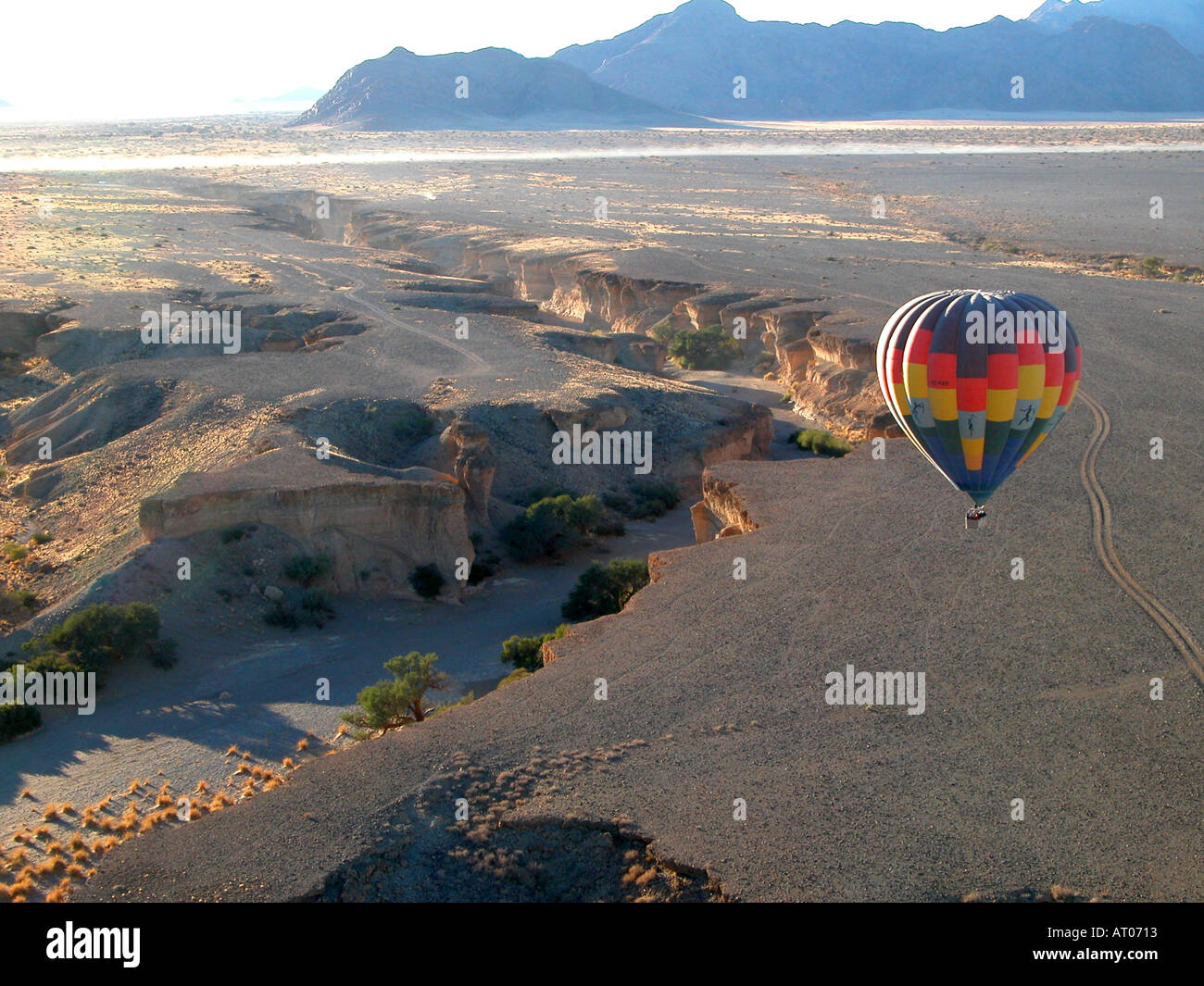 Ballon à l'aube au Canyon de Sesriem Namibia Banque D'Images