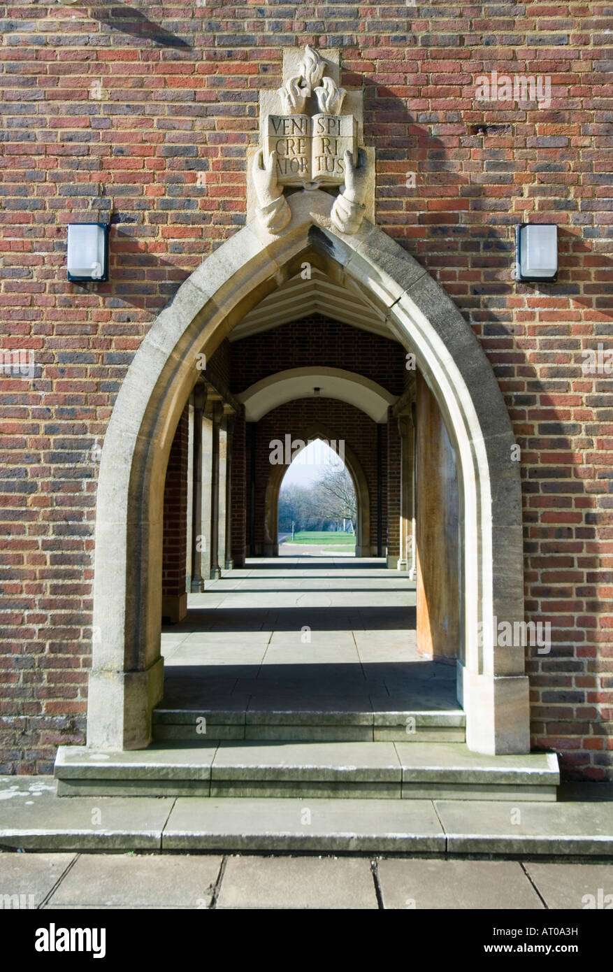 Passage voûté - Cathédrale de Guildford Surrey UK Banque D'Images
