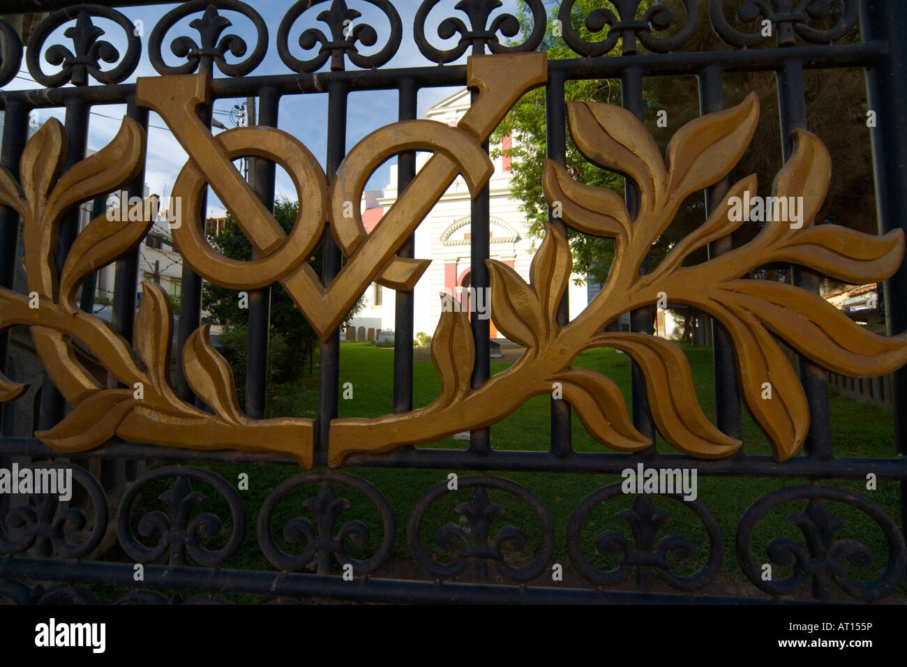 Le VOC Vereenigde Oostindische Compagnie des Indes orientales néerlandaises logo de l'entreprise sur une porte de l'église à Colombo Sri Lanka Banque D'Images