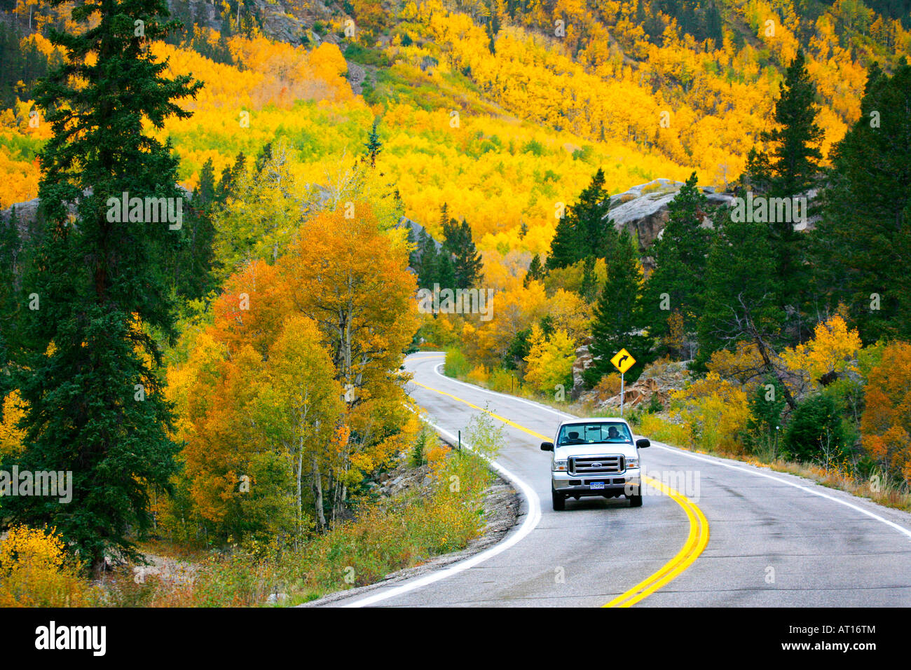L'autoroute 82 de Twin Lakes à Aspen, San Isabel National Forest, Colorado Banque D'Images