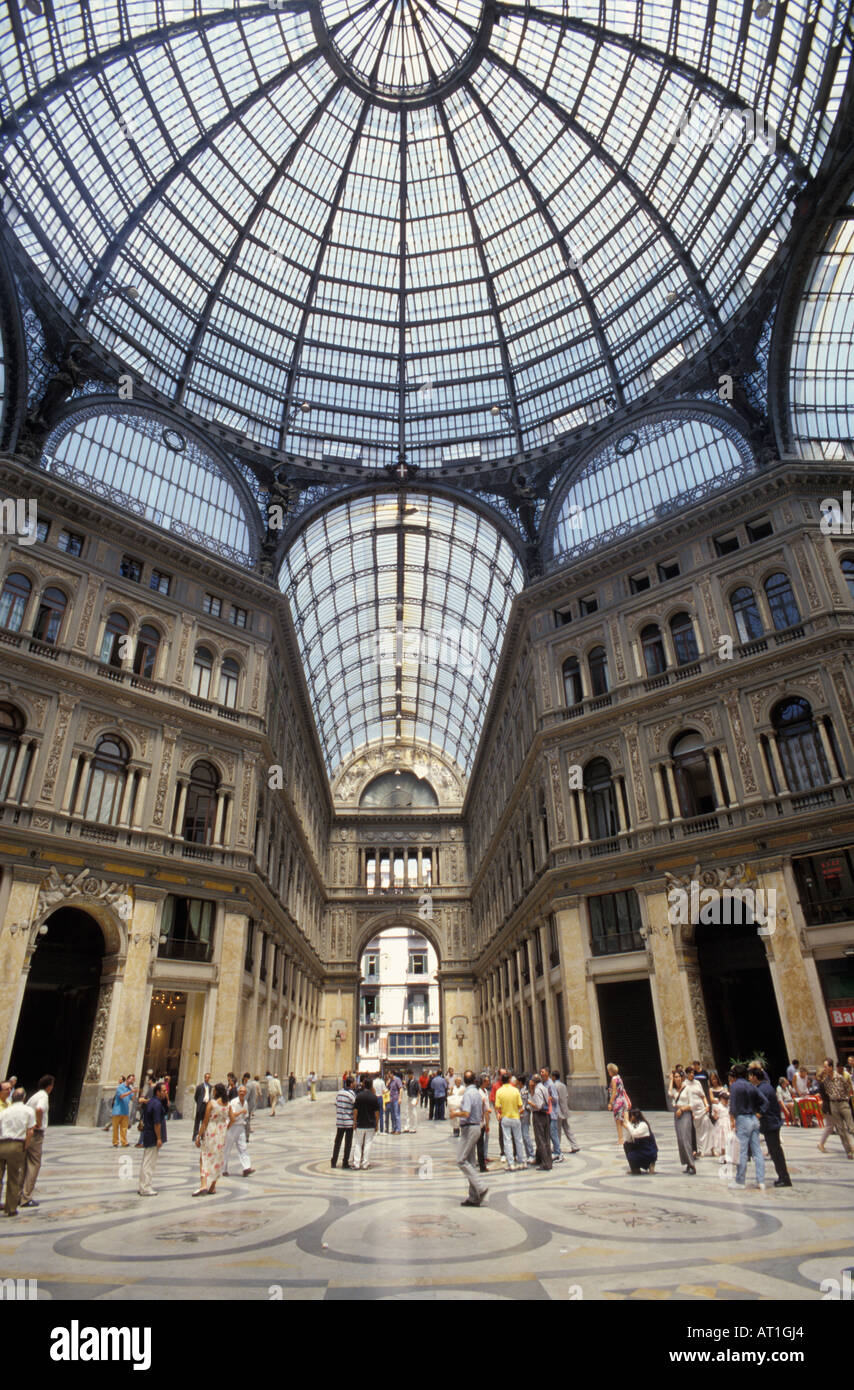L'Italie. Napoli. Galleria Umberto I. Banque D'Images