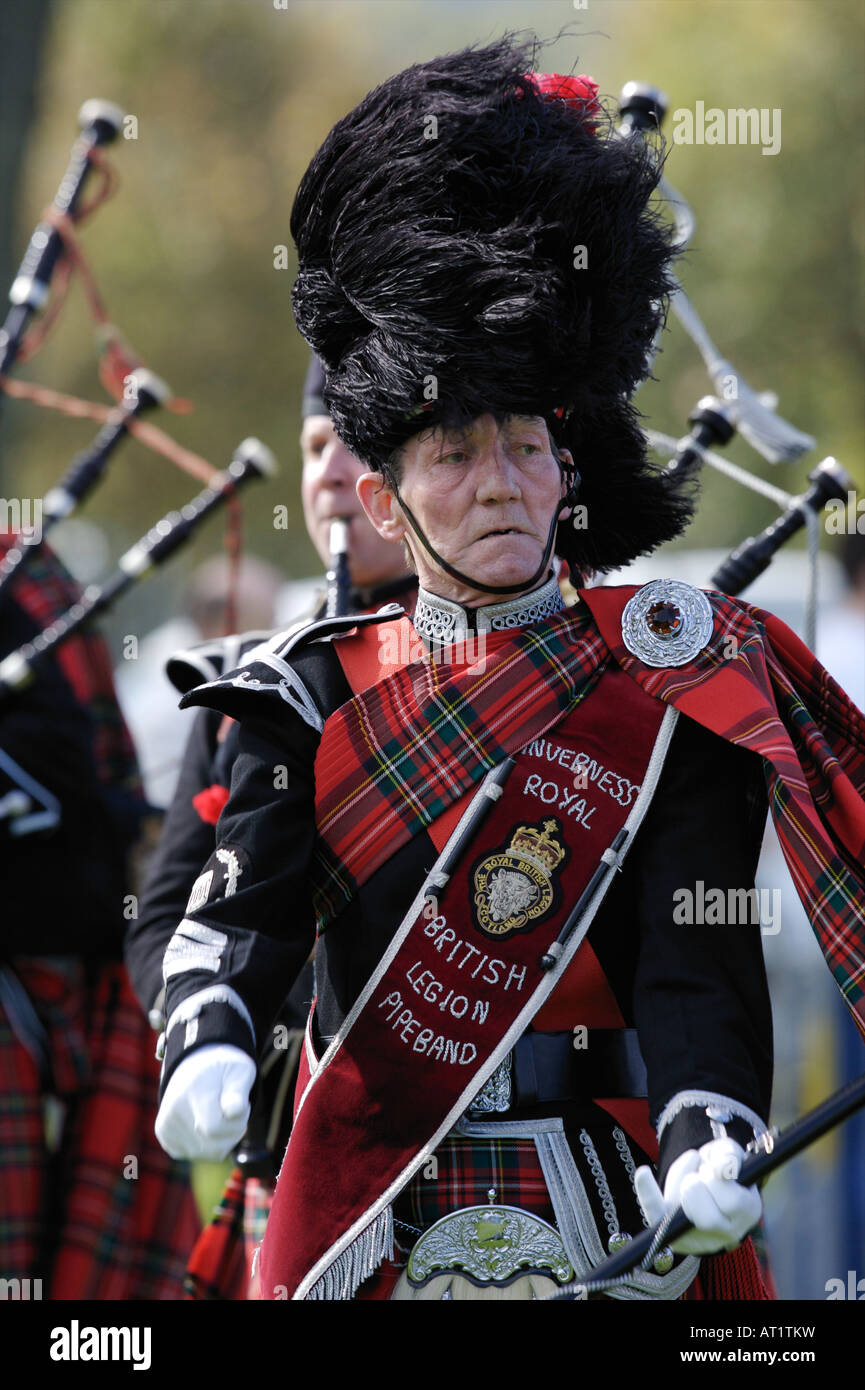 Le cornemuseur-major de la Légion Britannique Inverness pipe band Banque D'Images