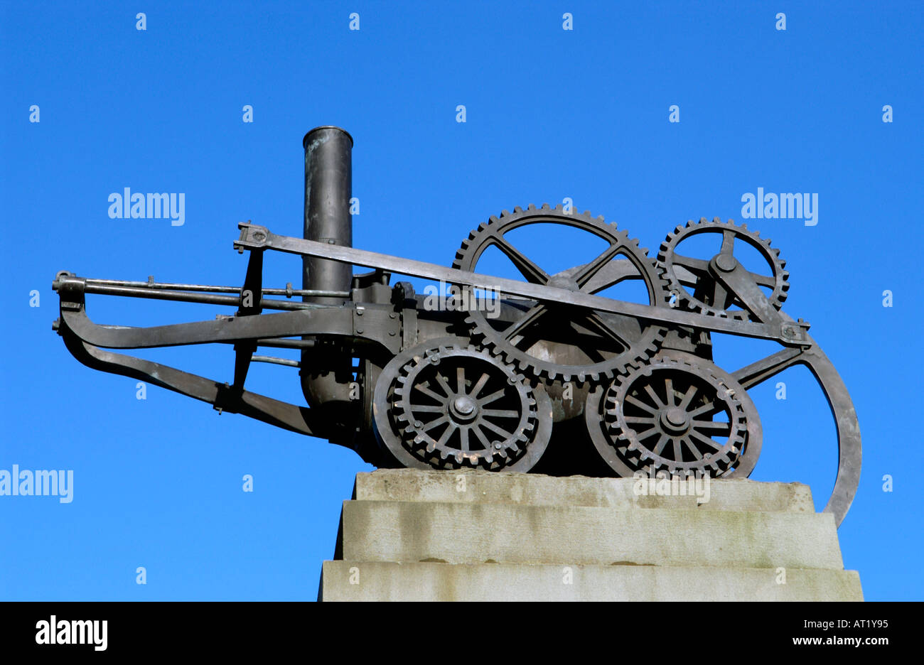 Sculpture commémorative de Richard Trevithick 1771 à 1833 Pionnier de la vapeur dans Merthyr Tydfil South Wales Valleys UK Banque D'Images