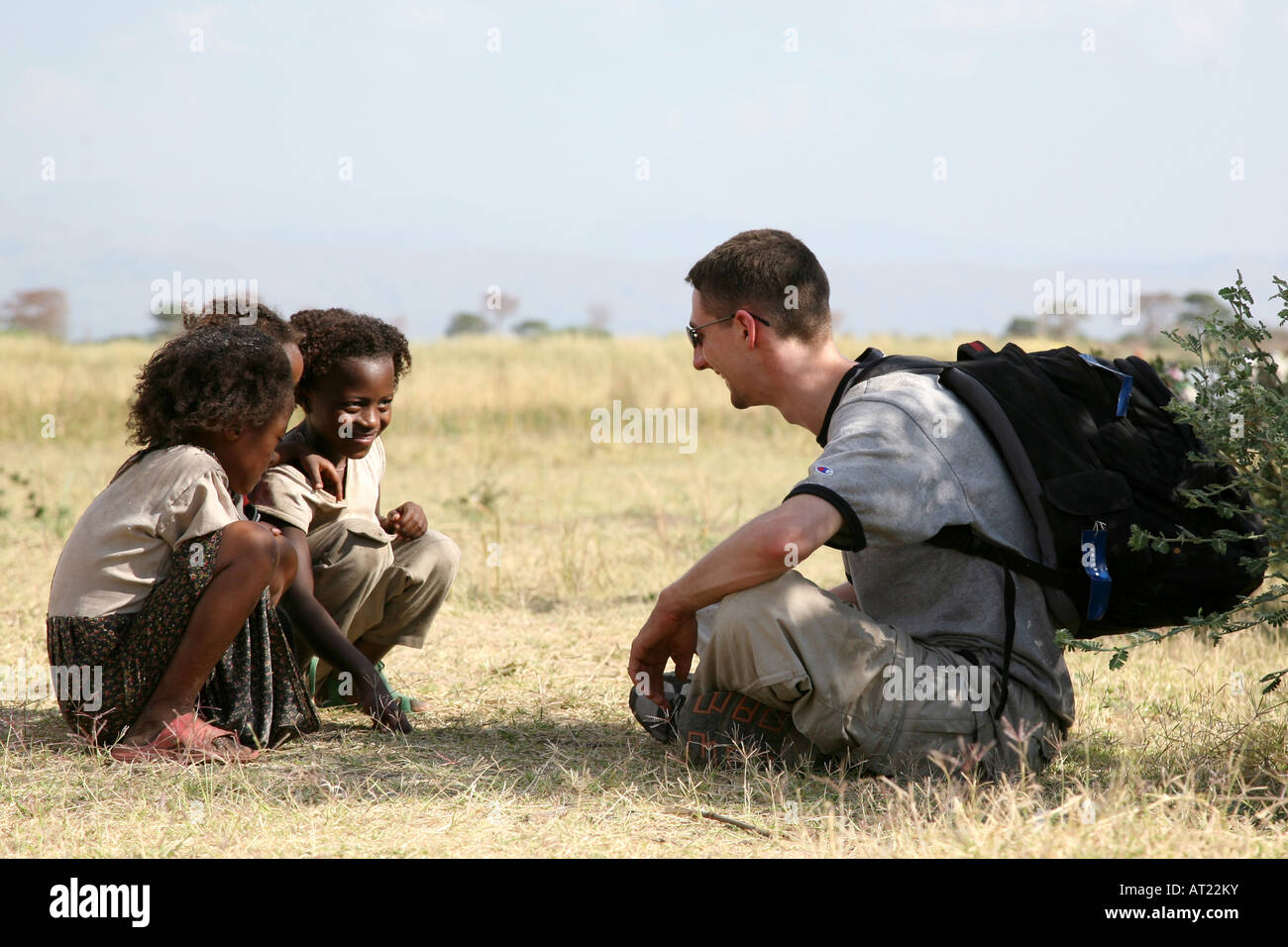 Parler avec les enfants de l'Afrique de l'Ouest Banque D'Images